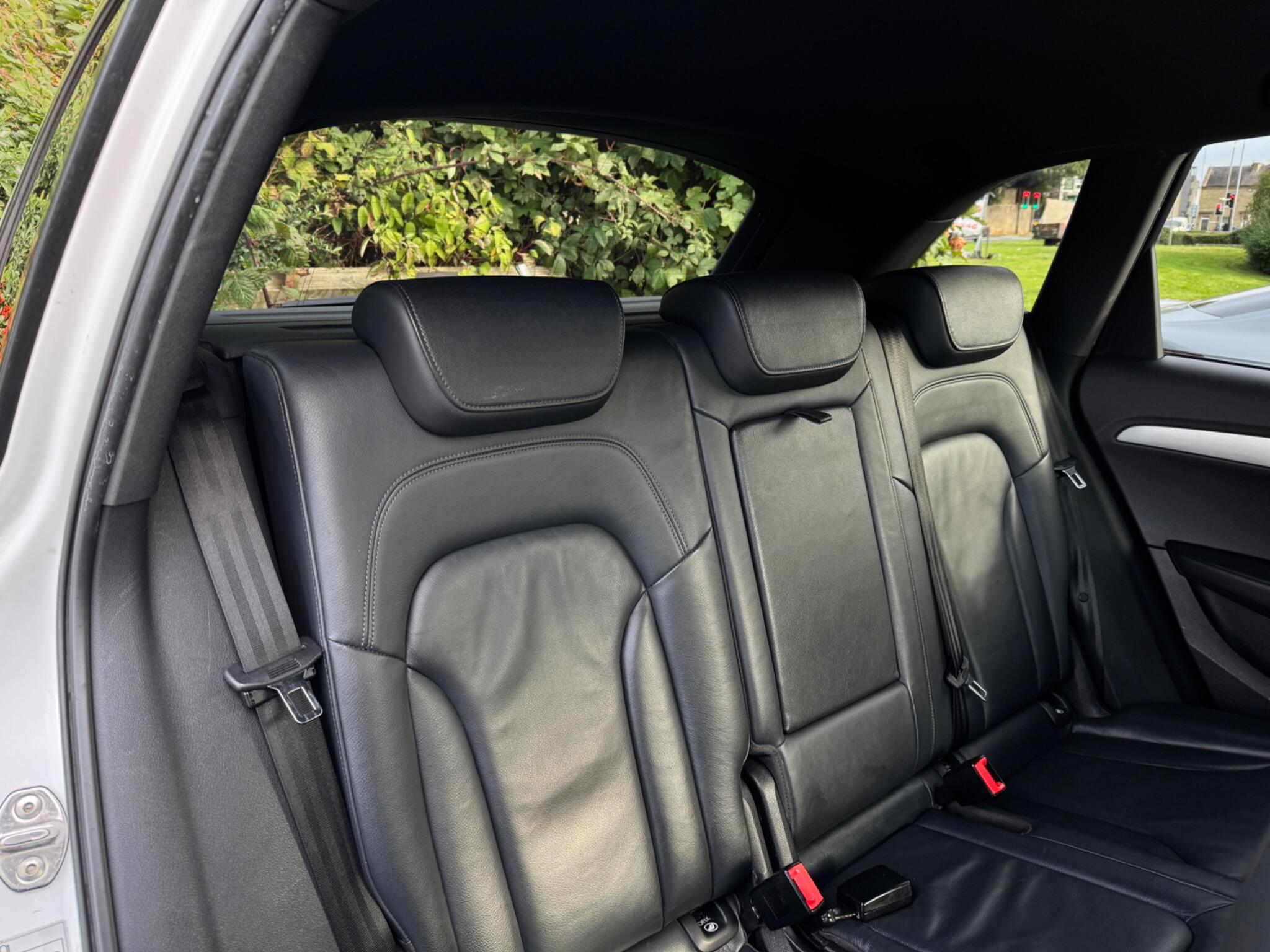 Audi Q5 view 21