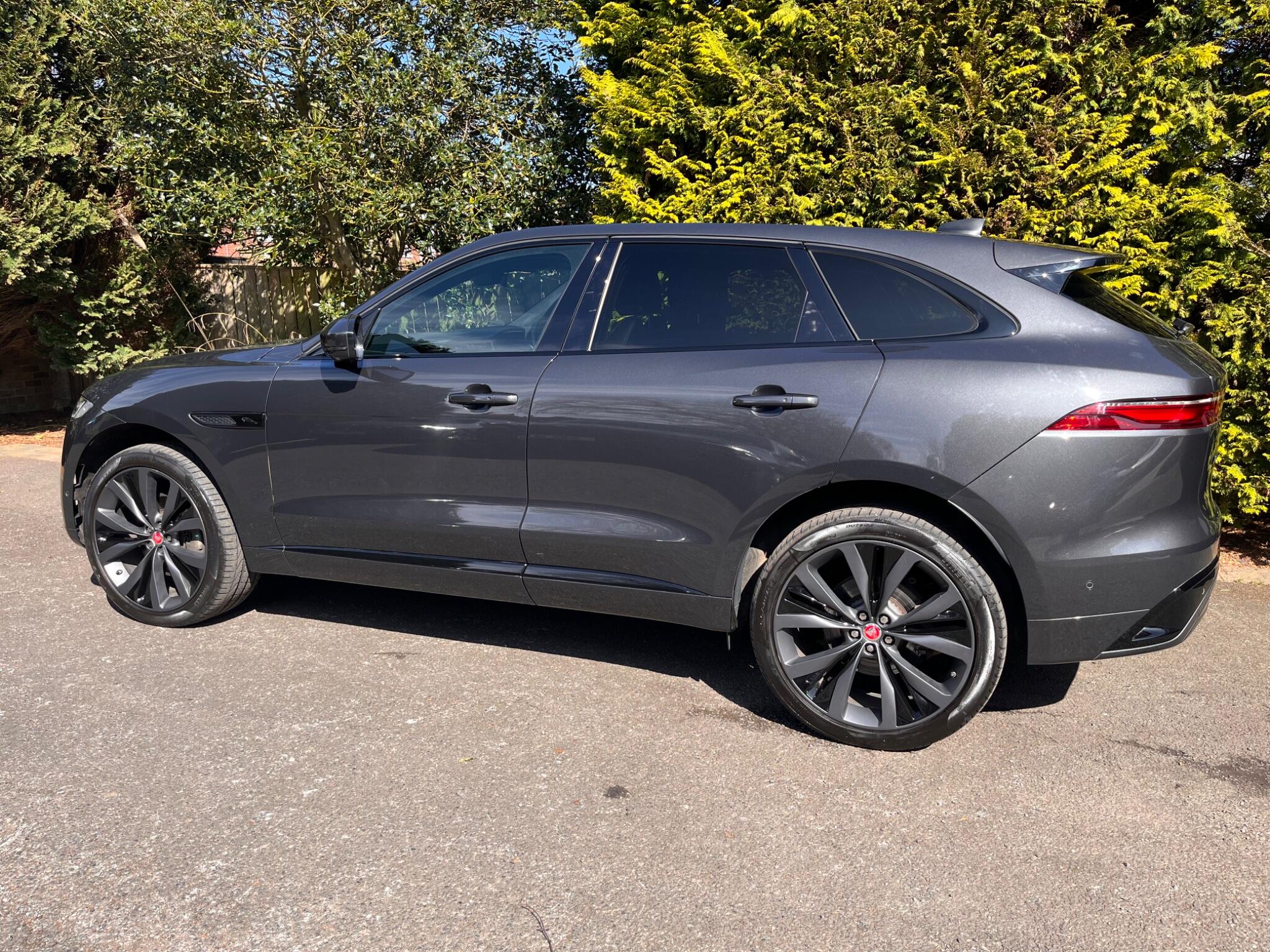 Jaguar F-Pace view 9