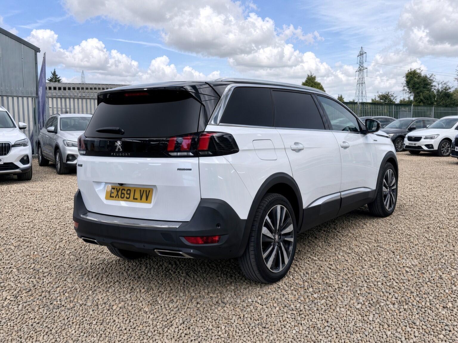 Peugeot 5008 view 4