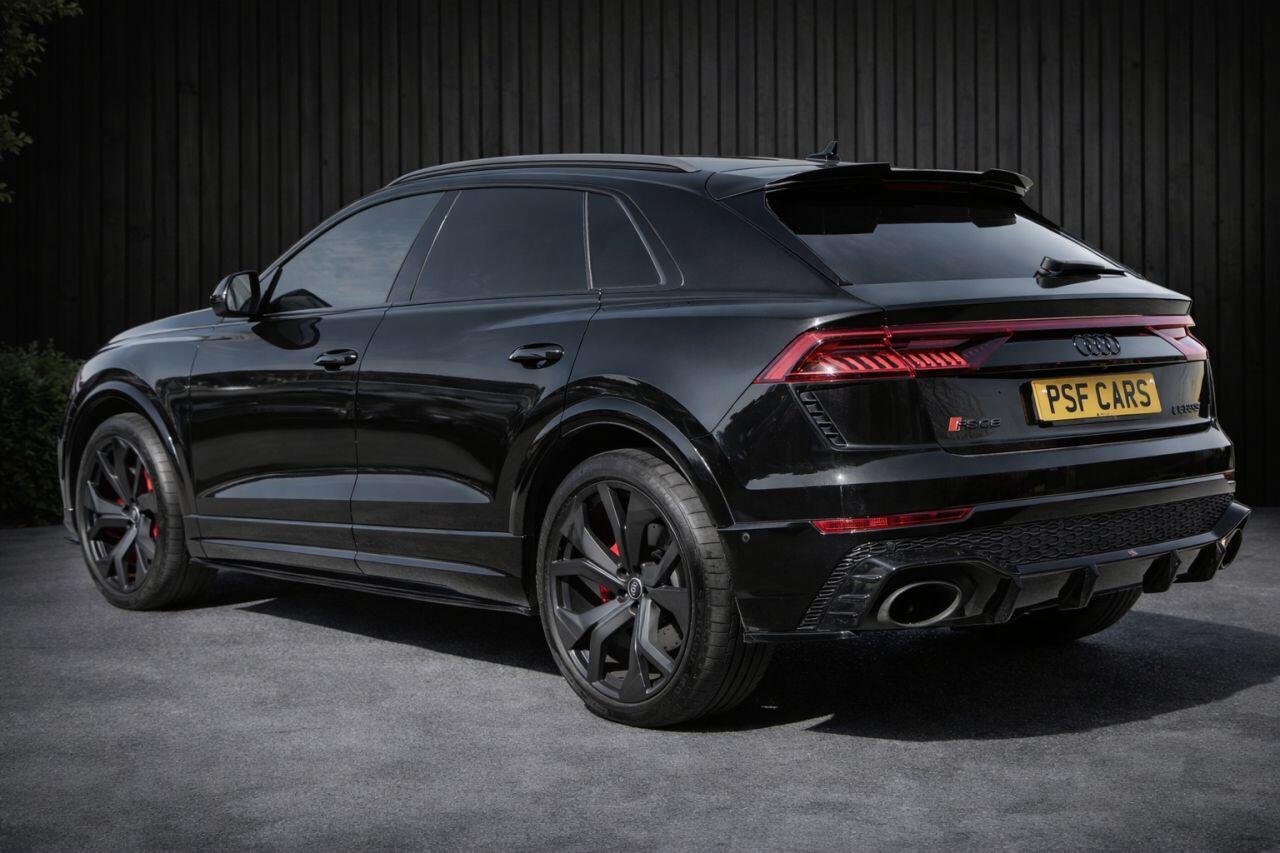 Audi RS Q8 view 9