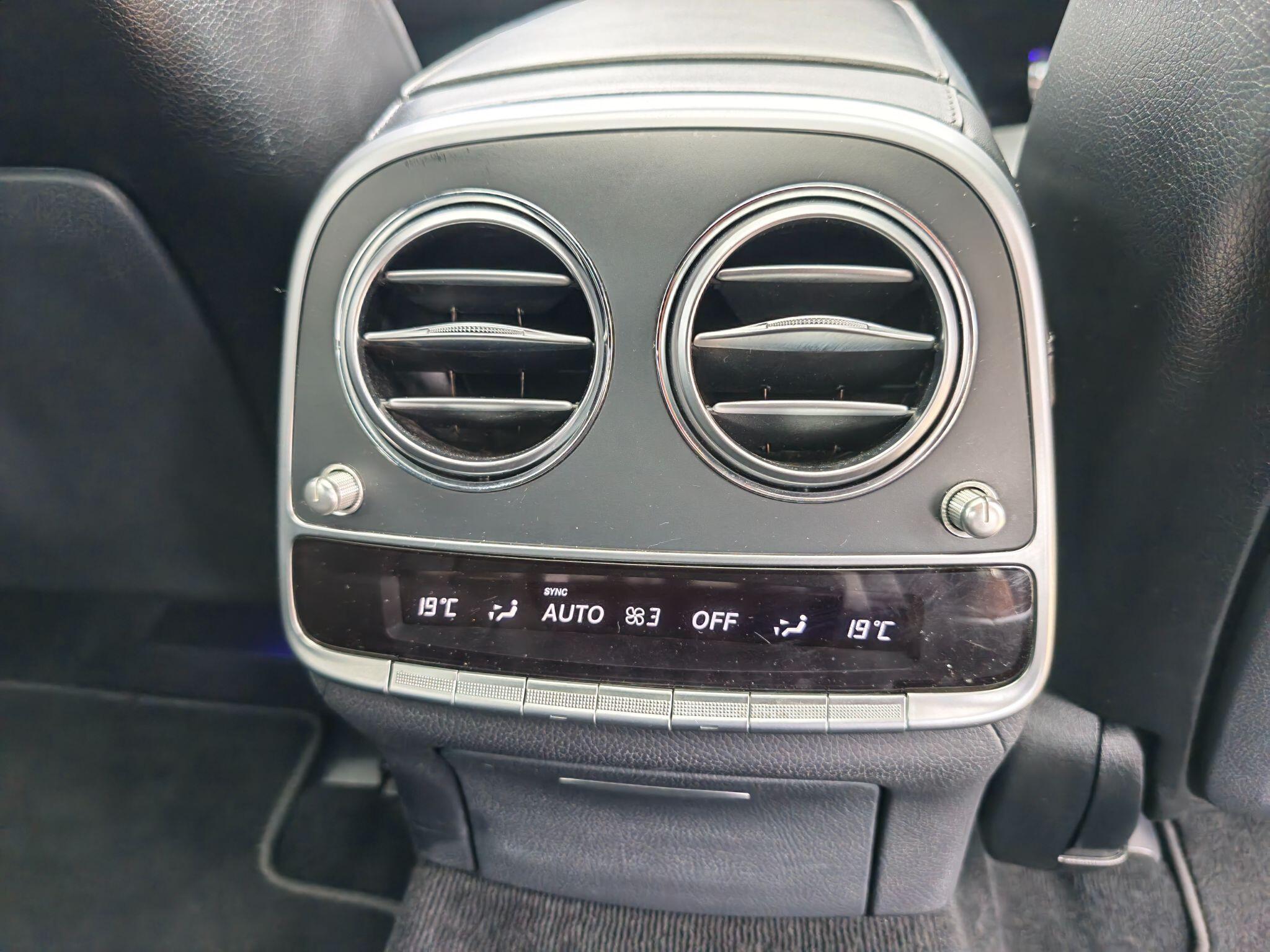 Mercedes-Benz S Class view 32