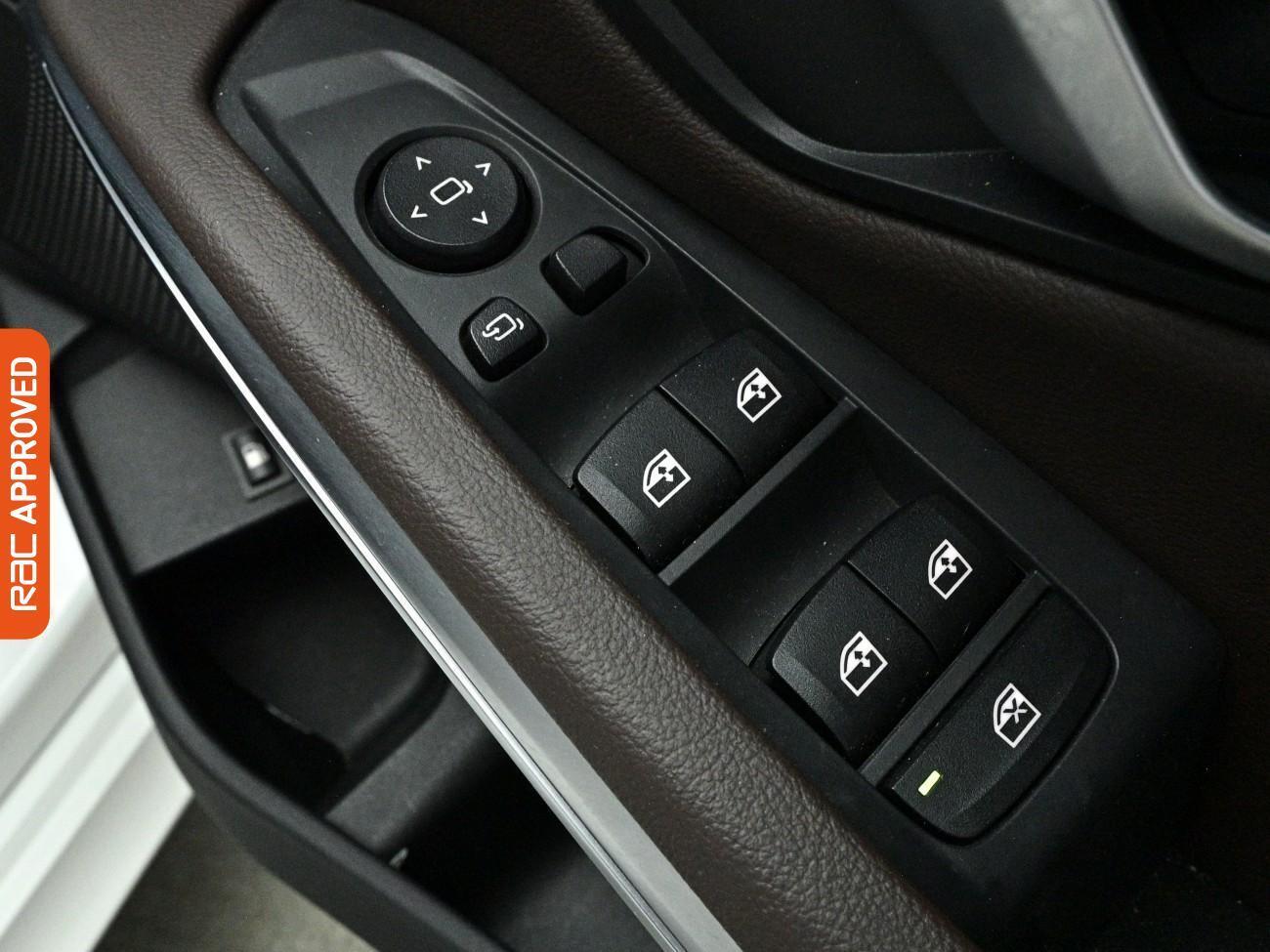 BMW 3 Series view 27