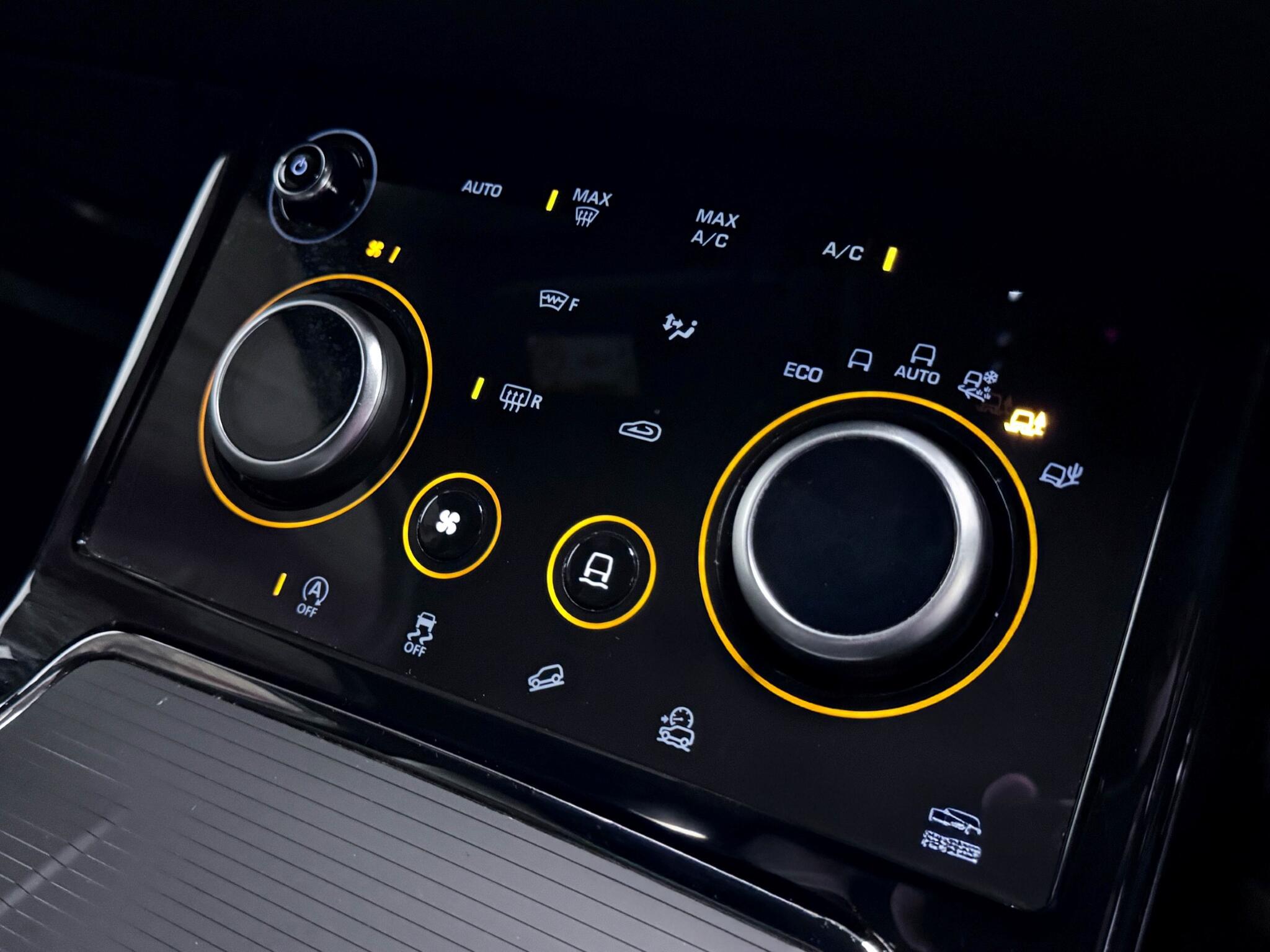 Land Rover Range Rover Evoque view 36