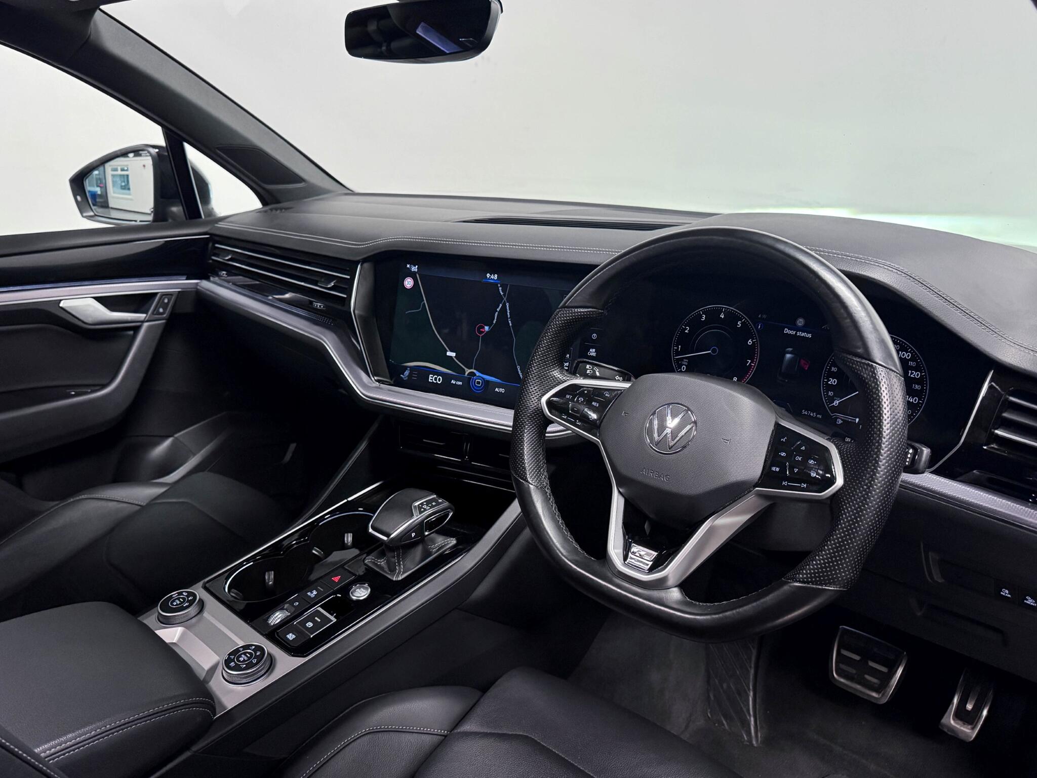 Volkswagen Touareg view 26