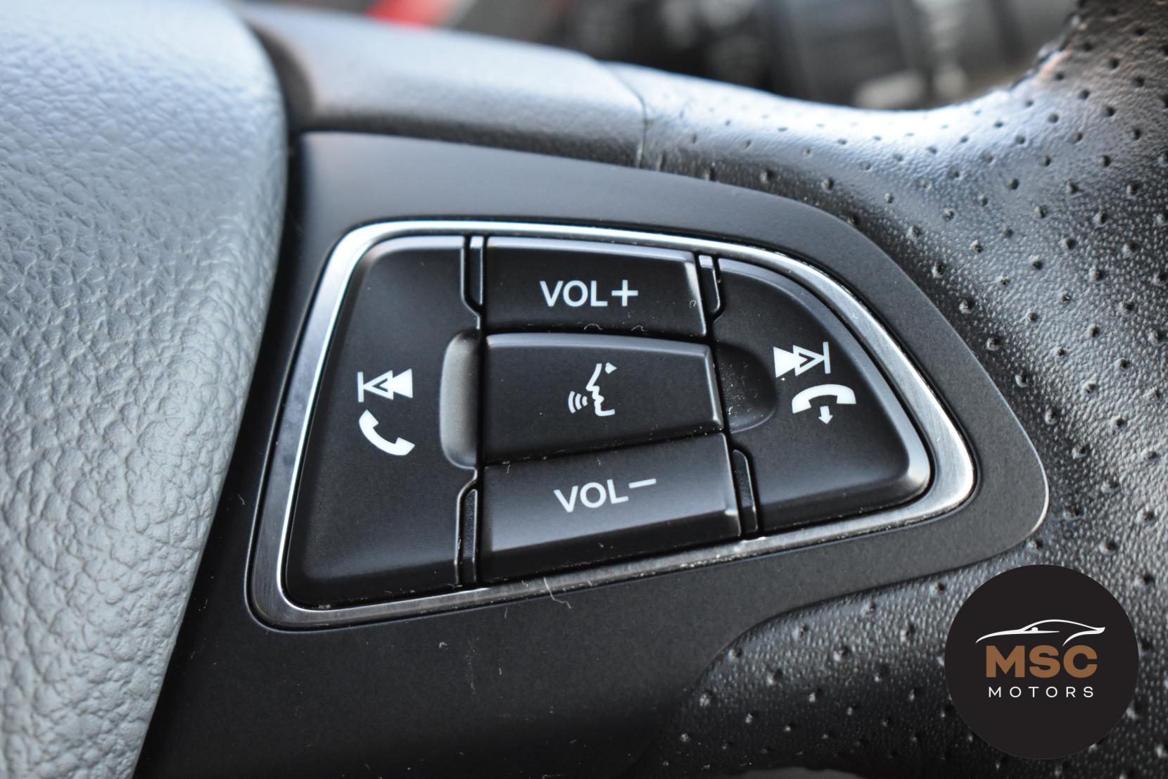 Ford Focus view 48
