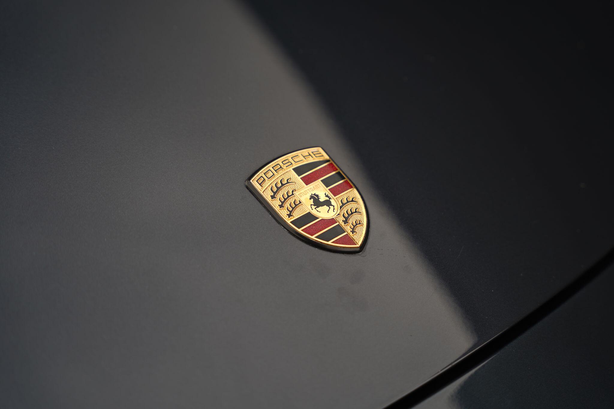 Porsche 911 view 31
