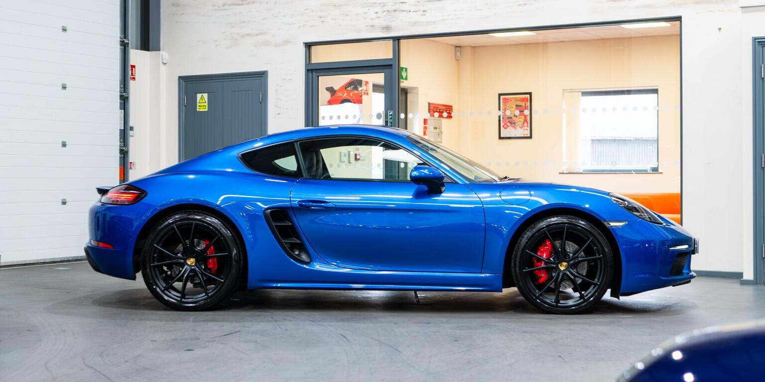 Porsche Cayman view 12