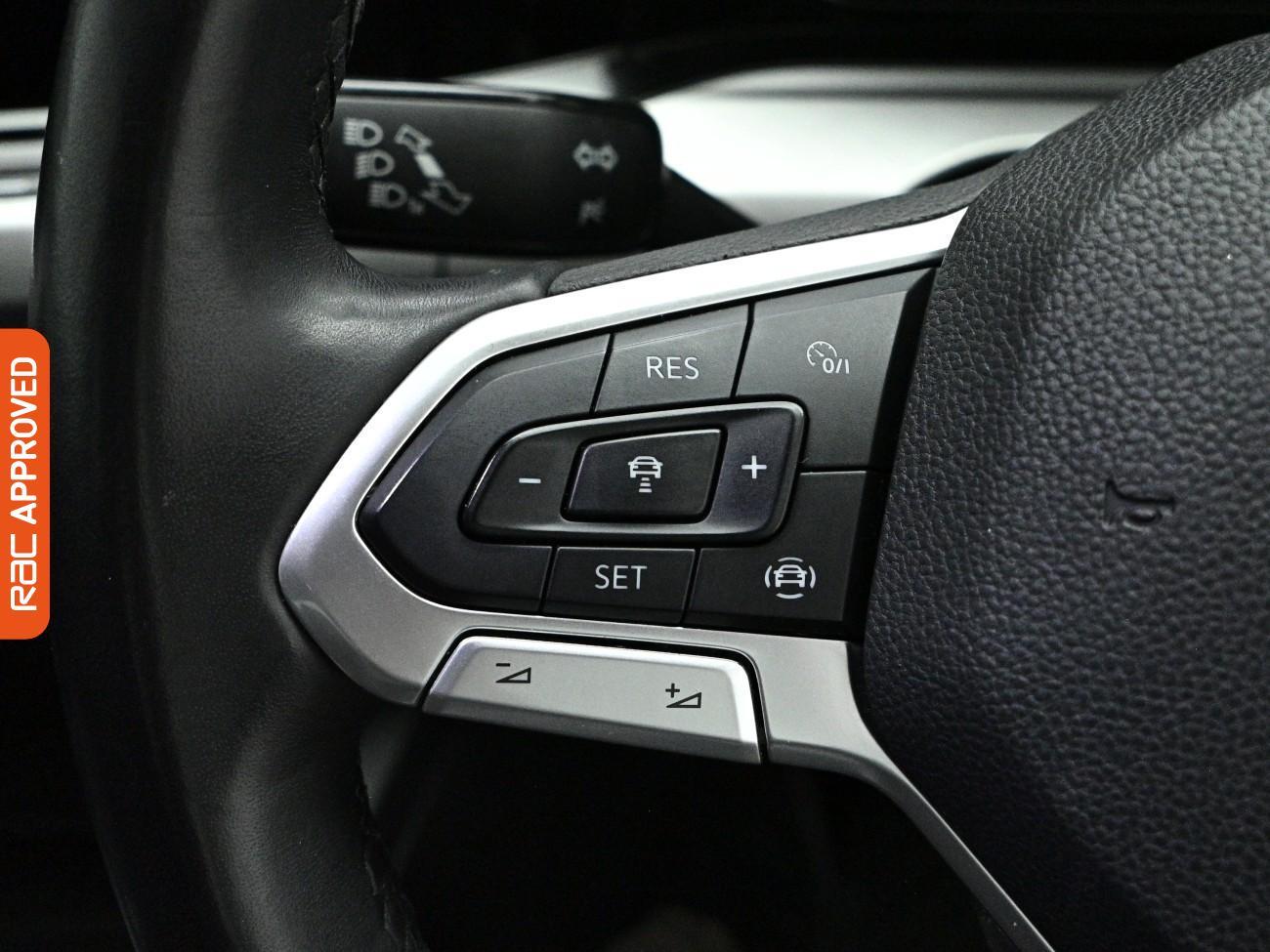 Volkswagen Golf view 19