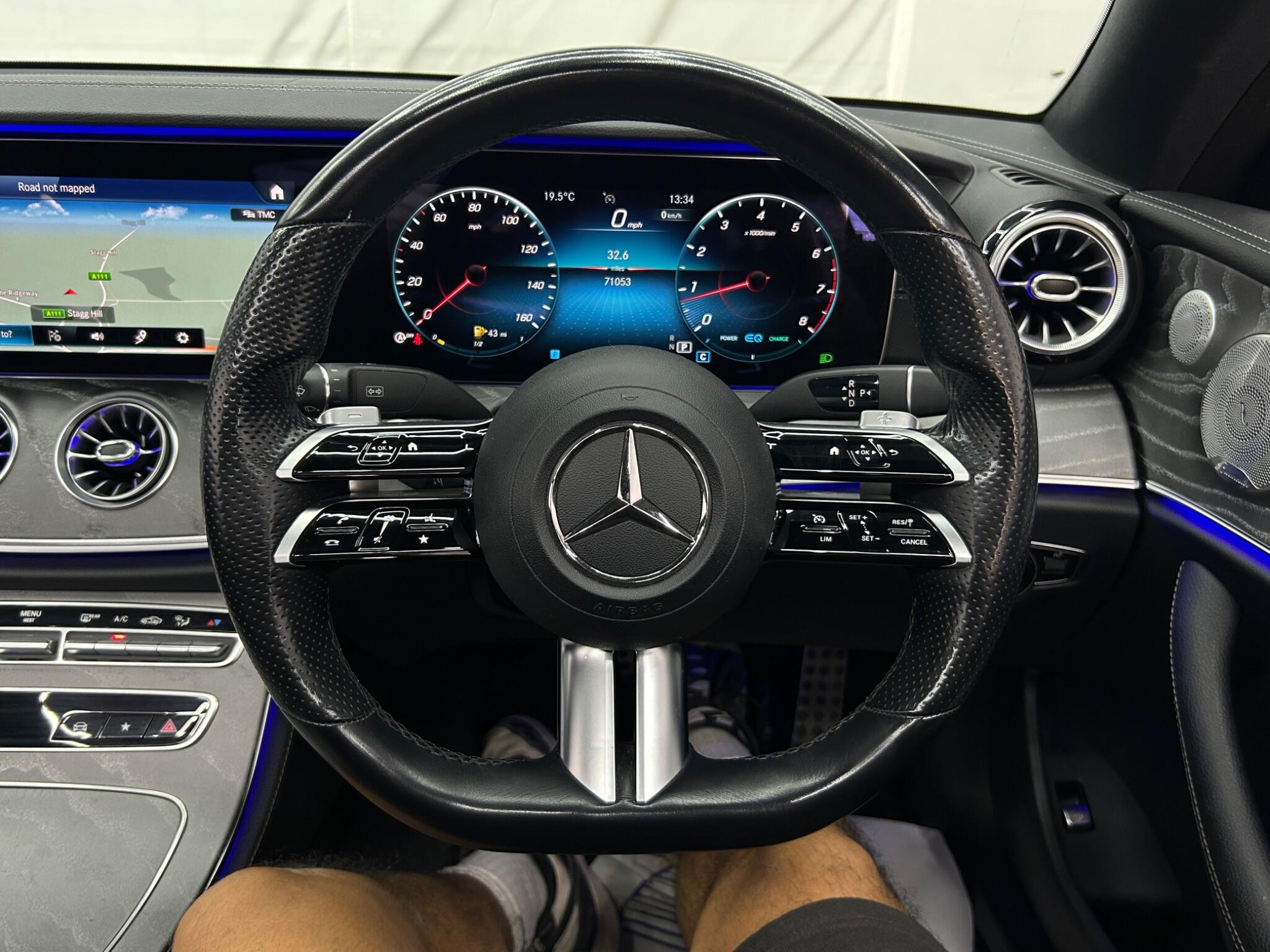 Mercedes-Benz E Class view 44