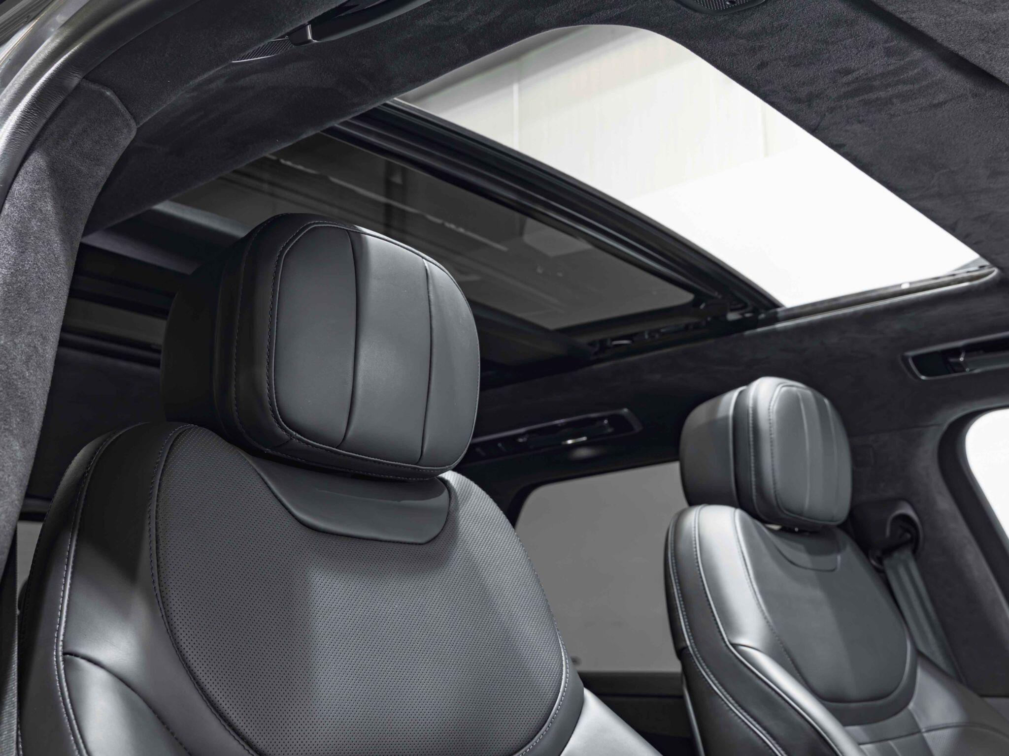 Land Rover Range Rover Sport view 3