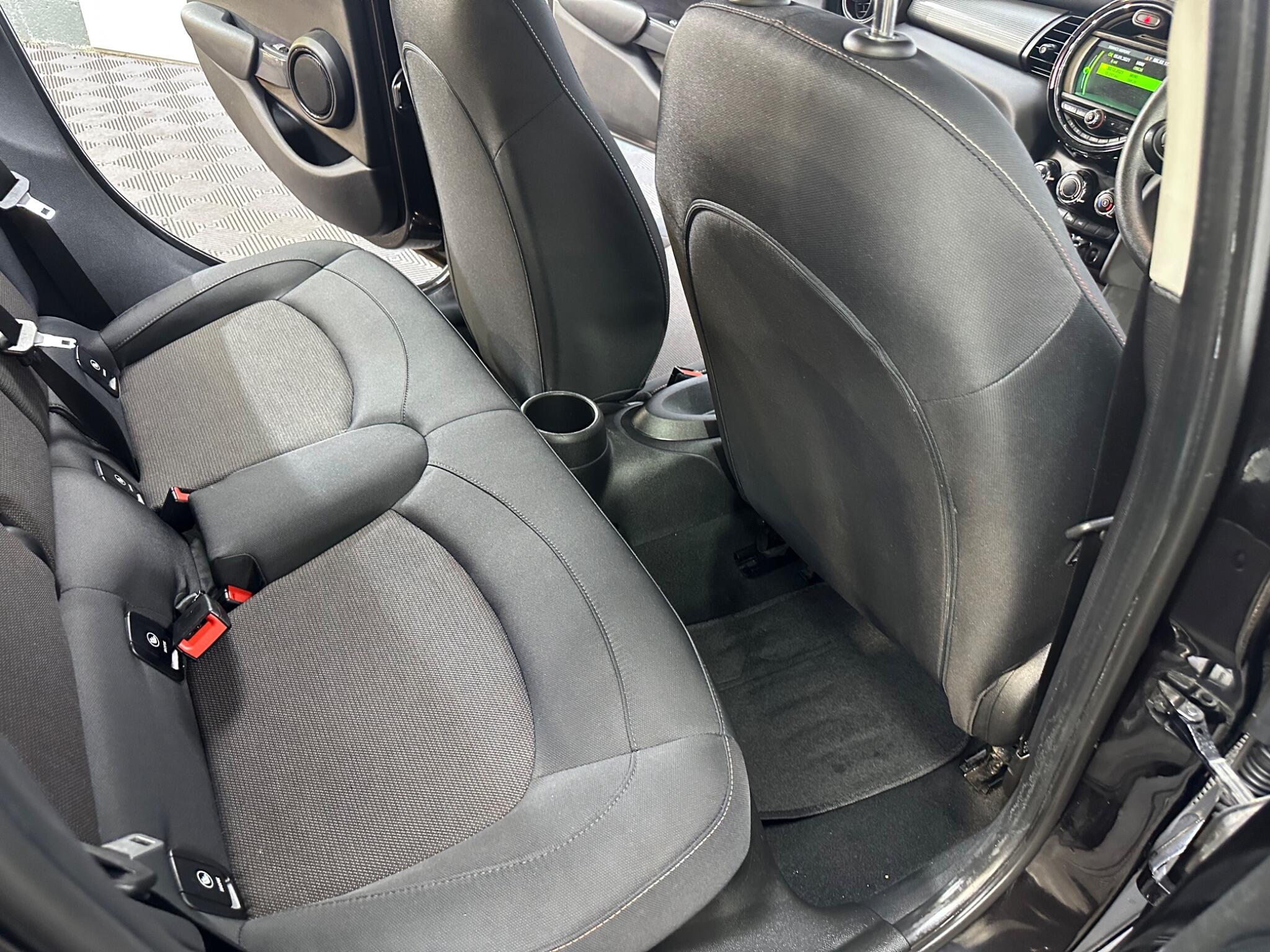 Mini Hatch view 11
