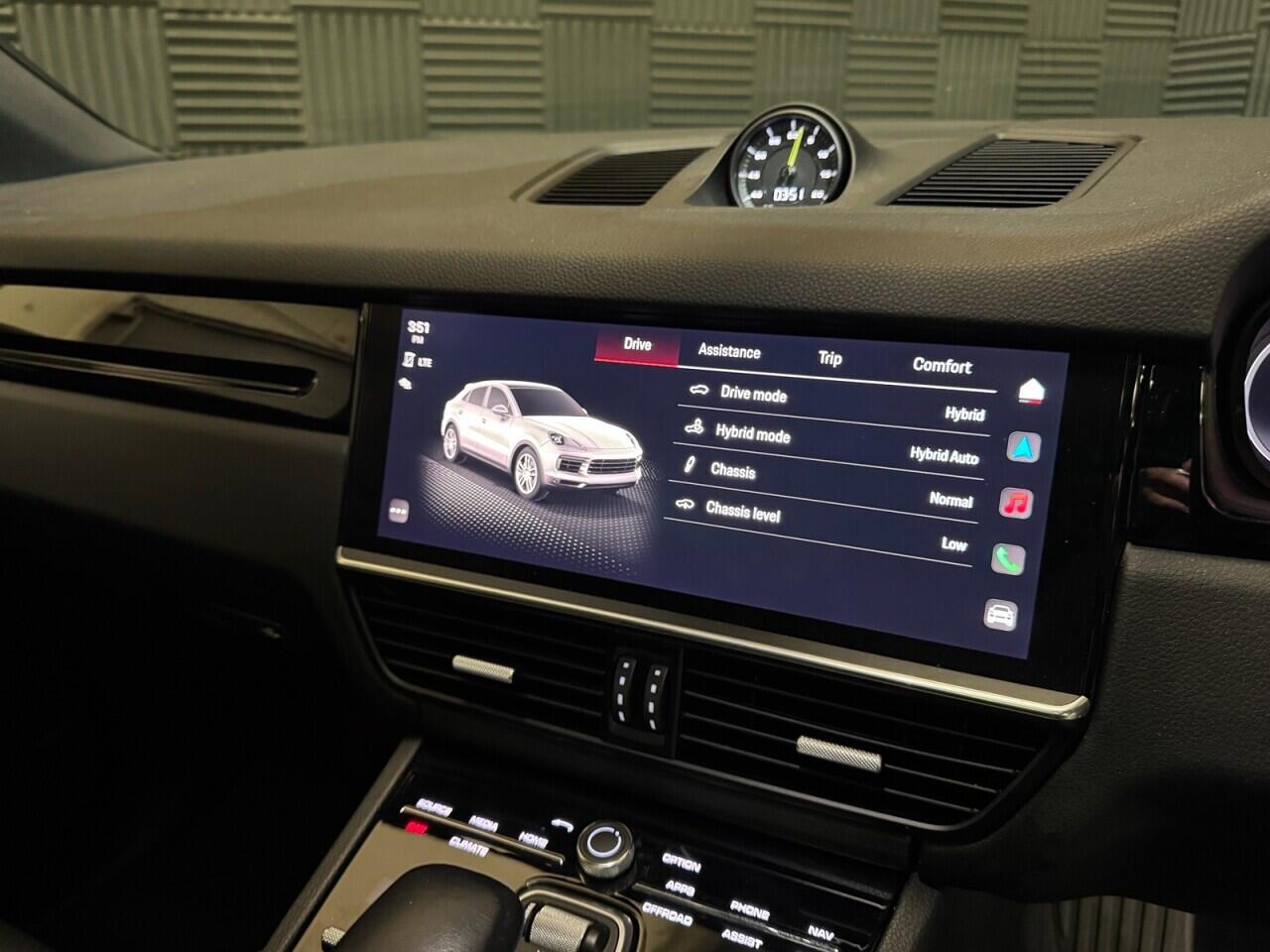 Porsche Cayenne view 17