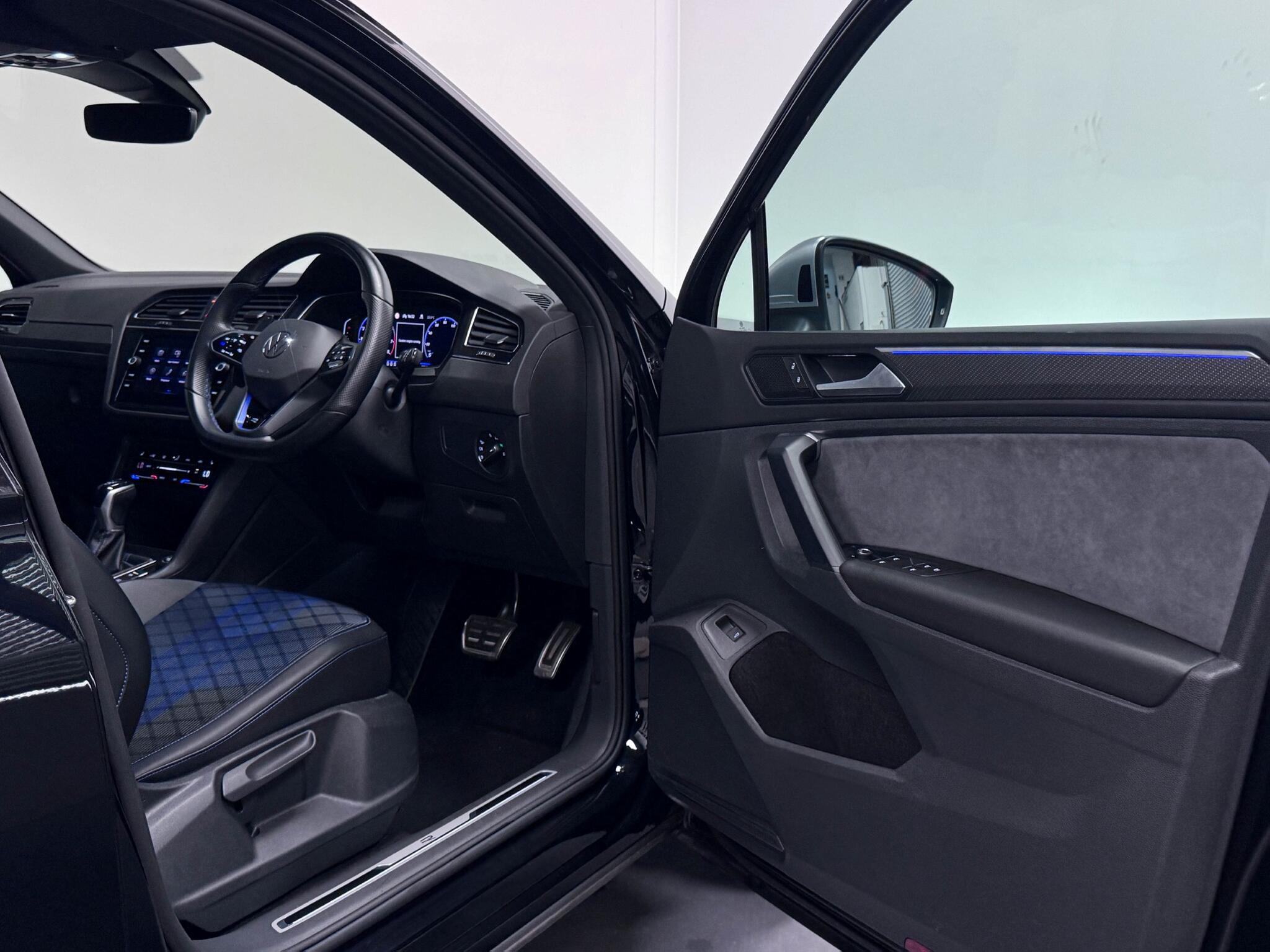 Volkswagen Tiguan view 21