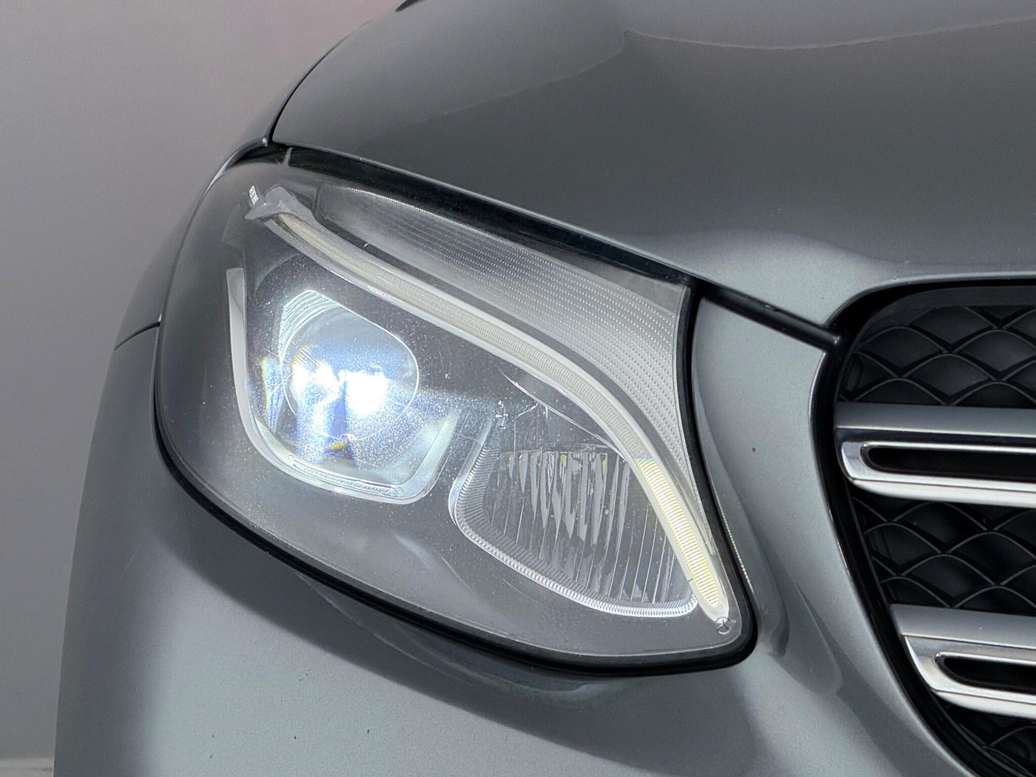 Mercedes-Benz GLC view 4