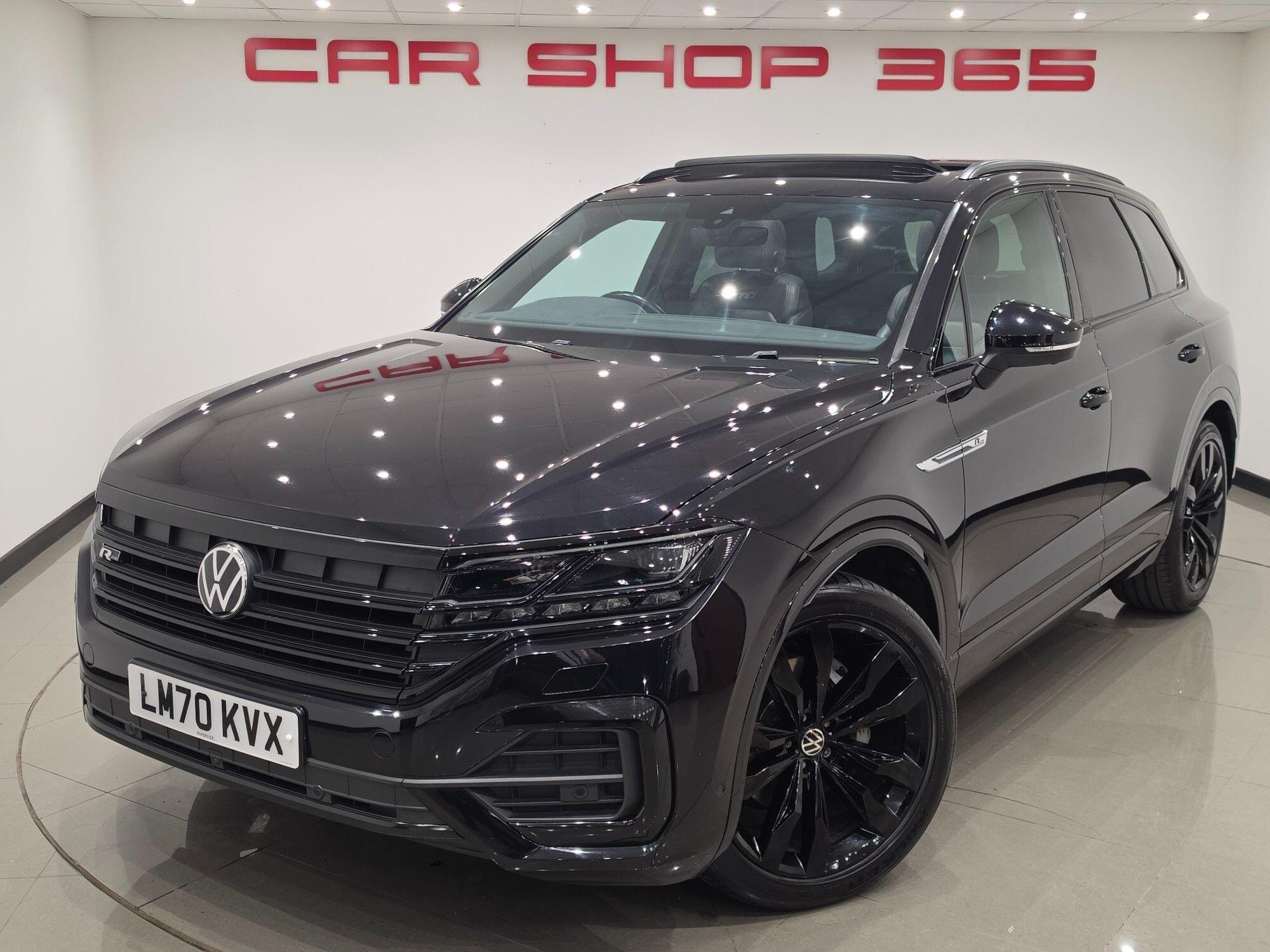 Volkswagen Touareg view 3