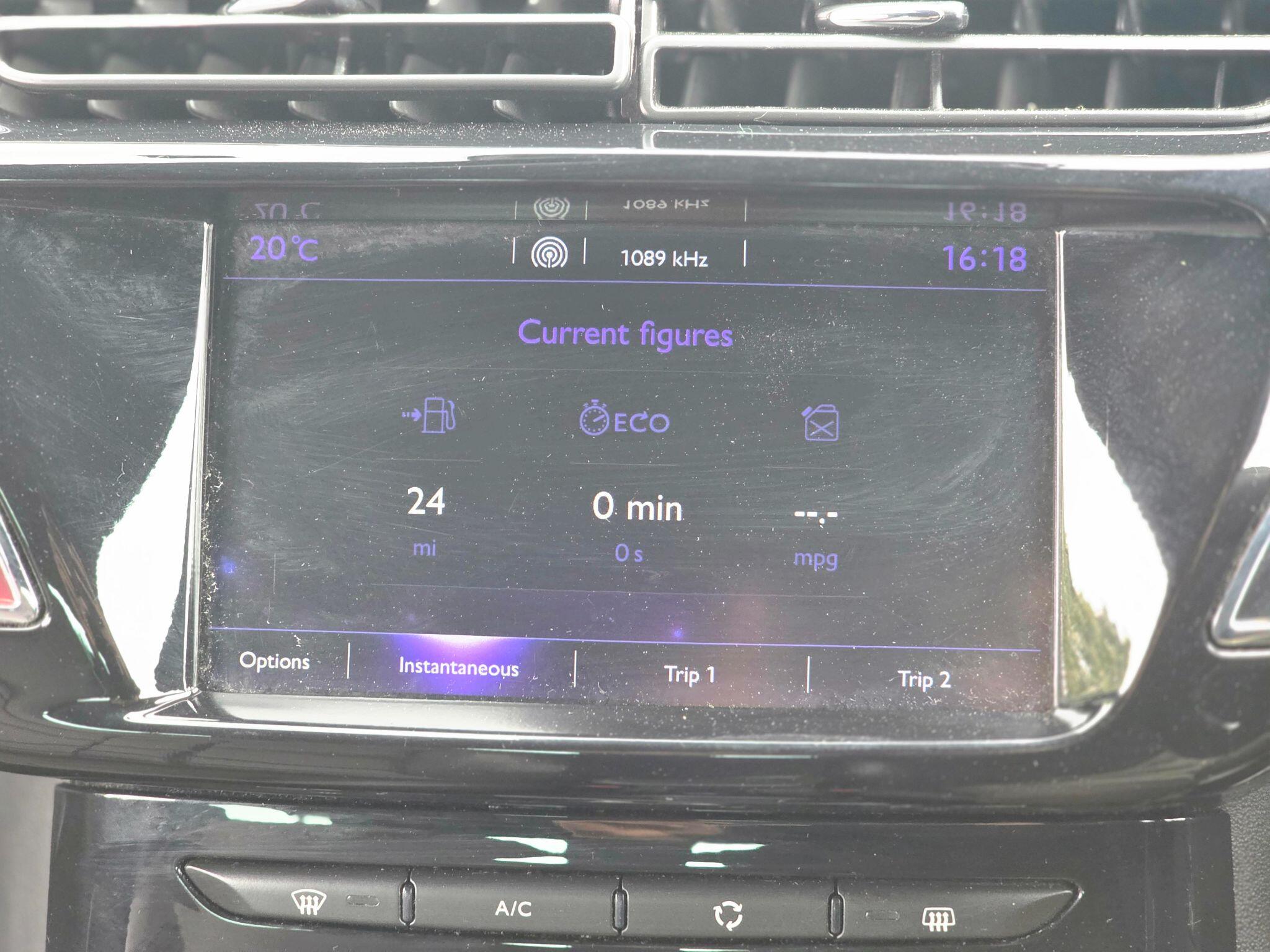 DS Automobiles DS 3 view 40