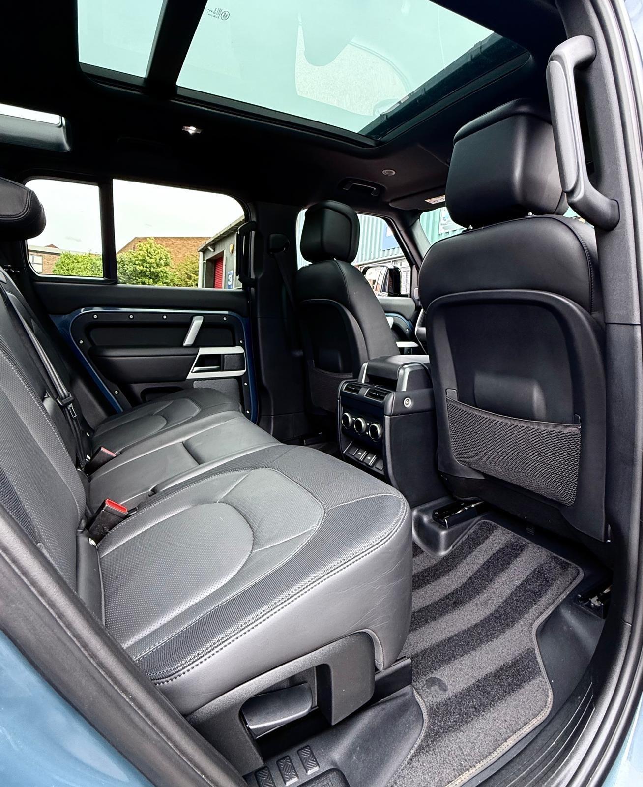 Land Rover Defender view 37