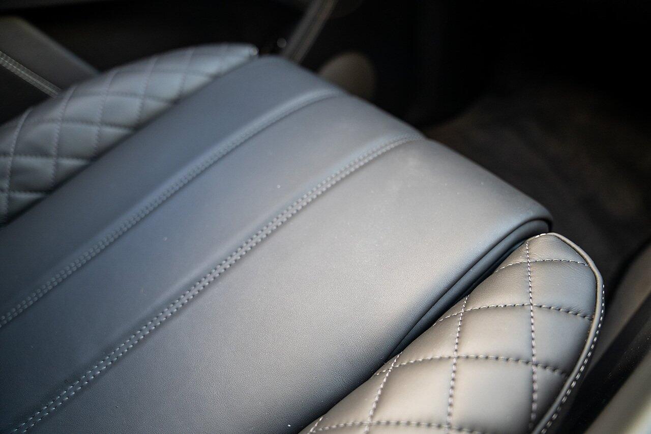 Bentley Bentayga view 88