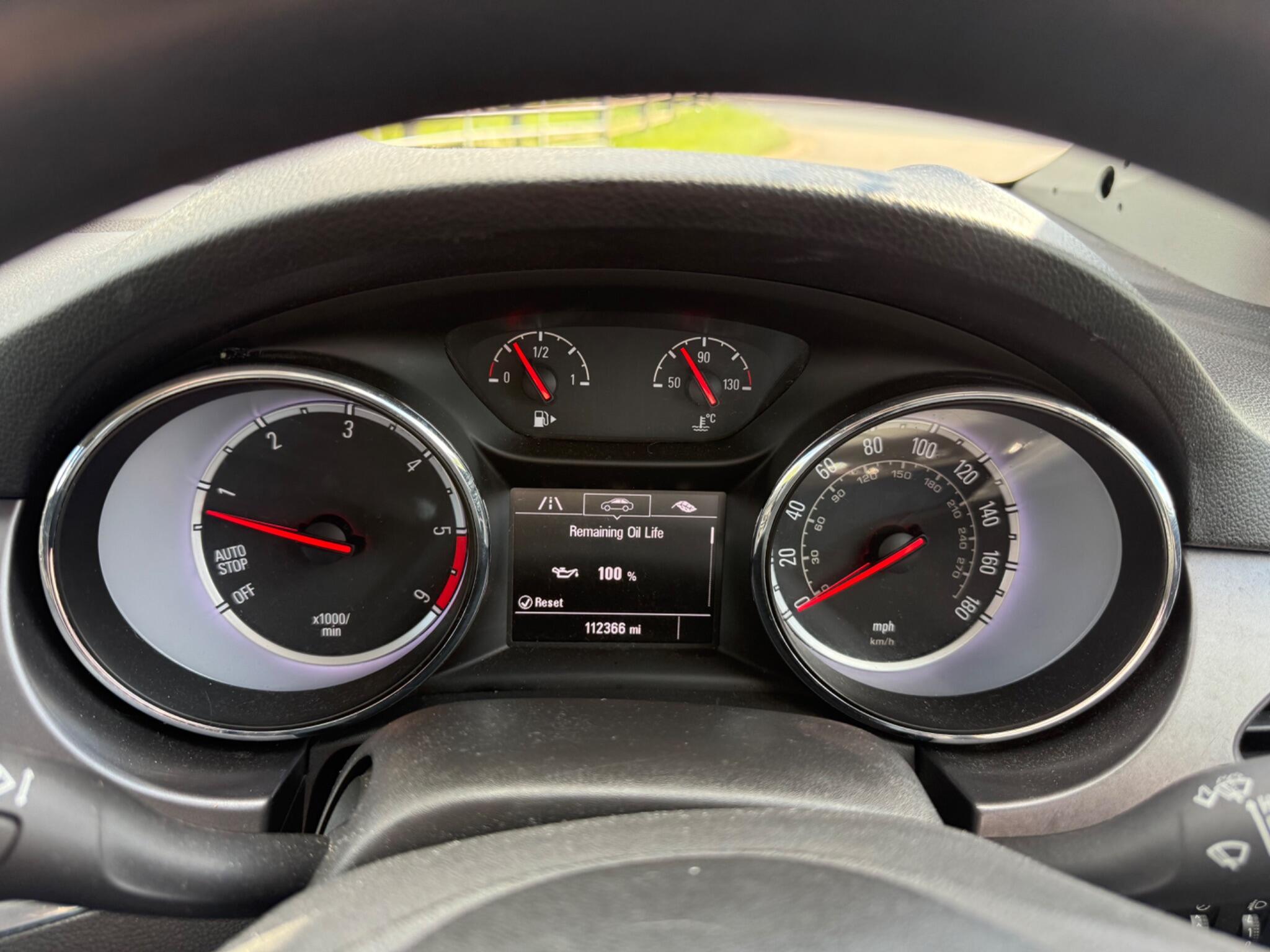 Vauxhall Astra 1.6 CDTi Tech Line Sports Tourer Euro 6 (s/s) 5dr — photo 47 of 104