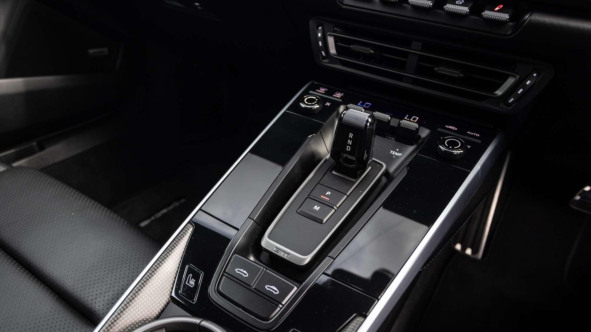 Porsche 911 view 26