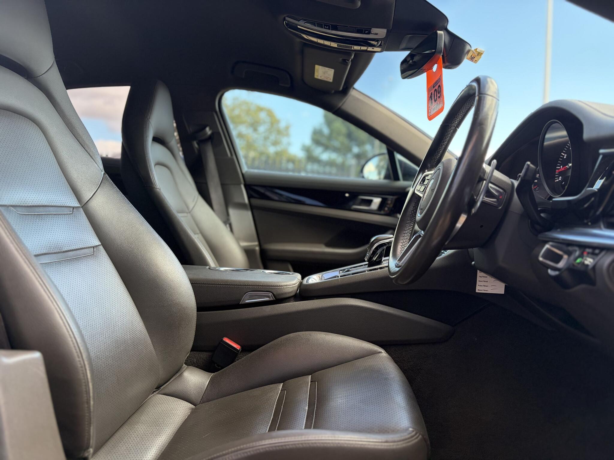 Porsche Panamera view 11