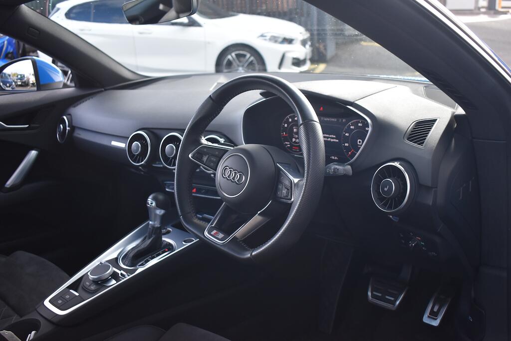 Audi TT view 17