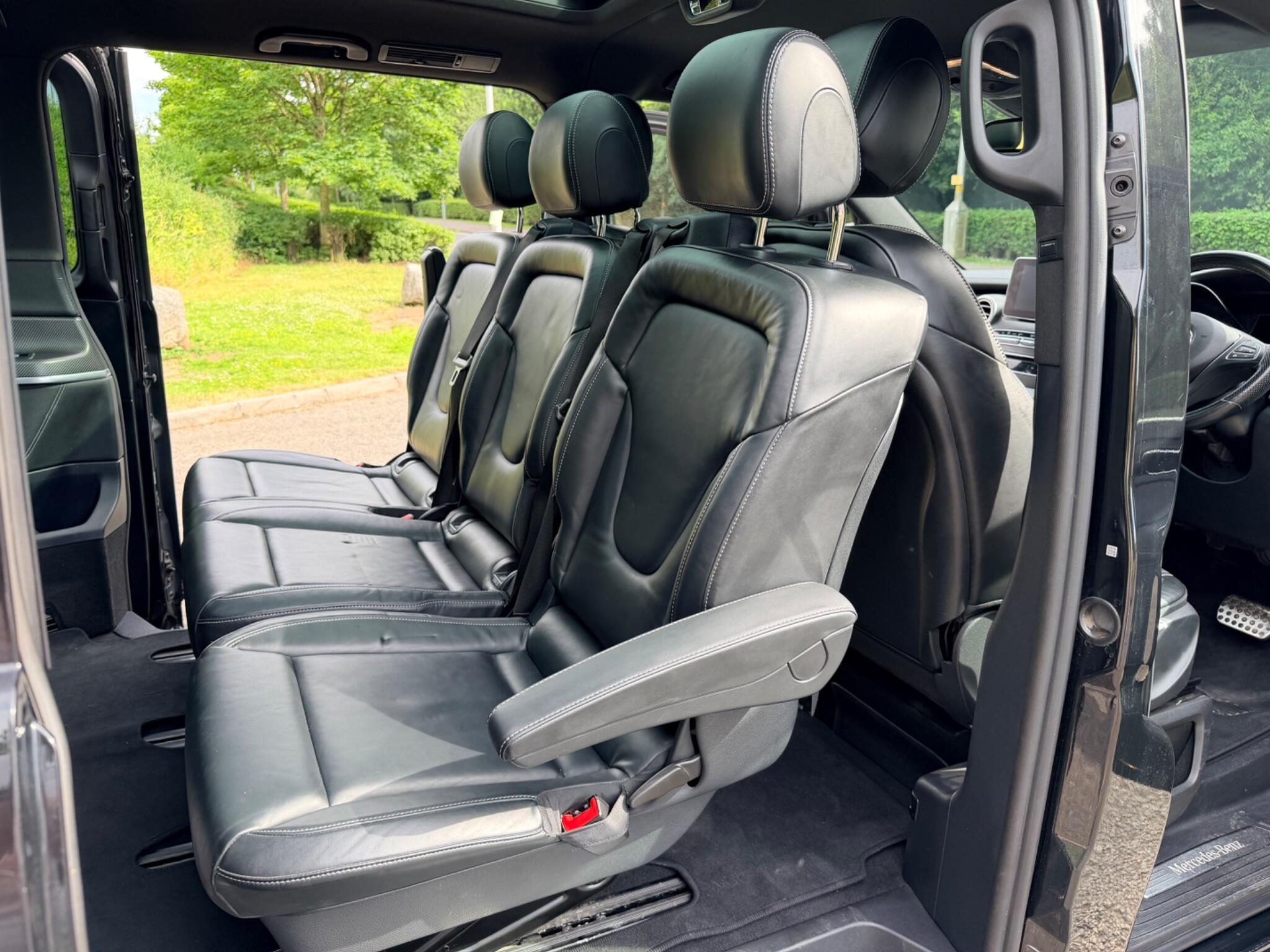 Mercedes-Benz V-Class view 18