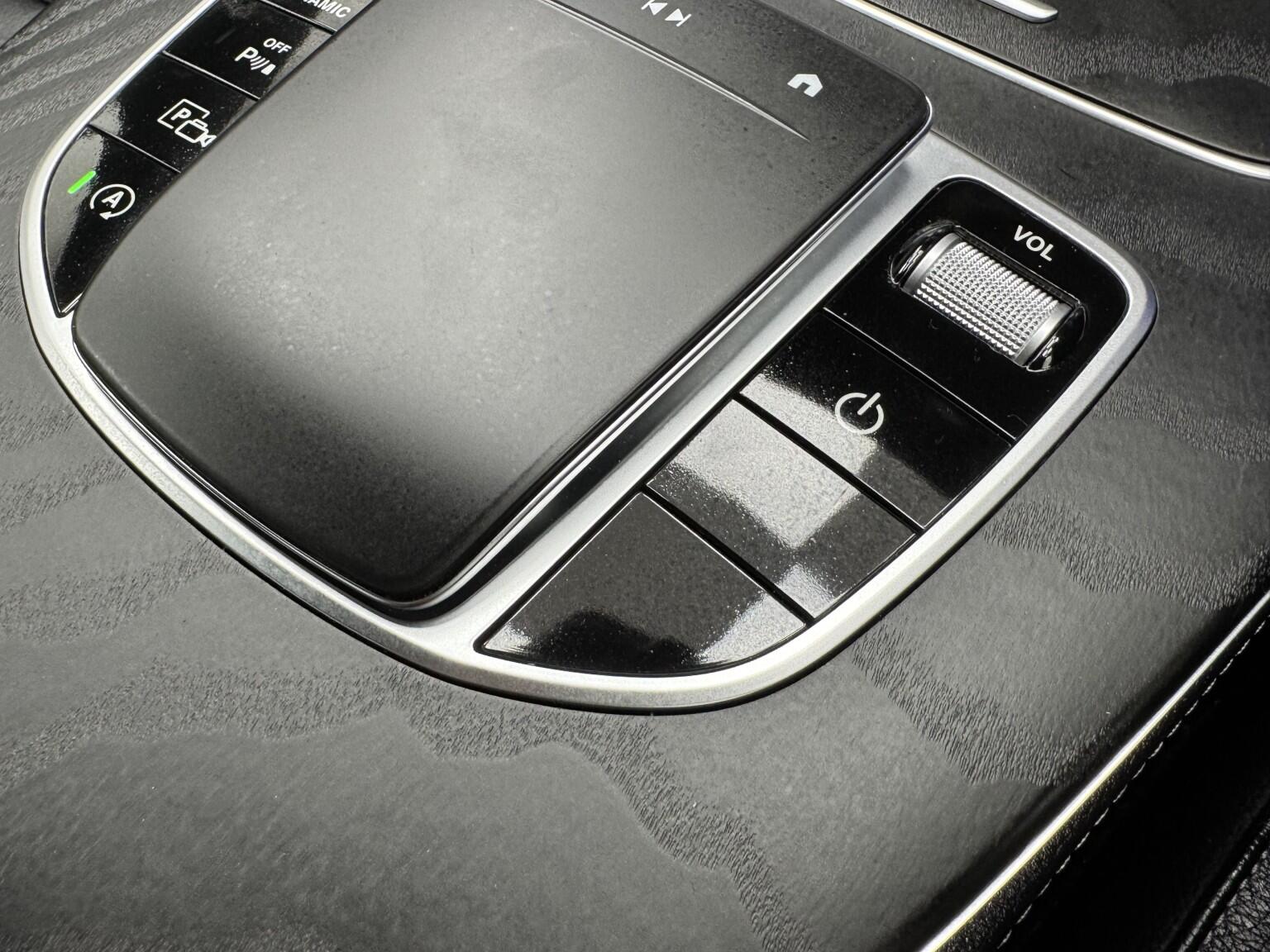 Mercedes-Benz E-Class view 17