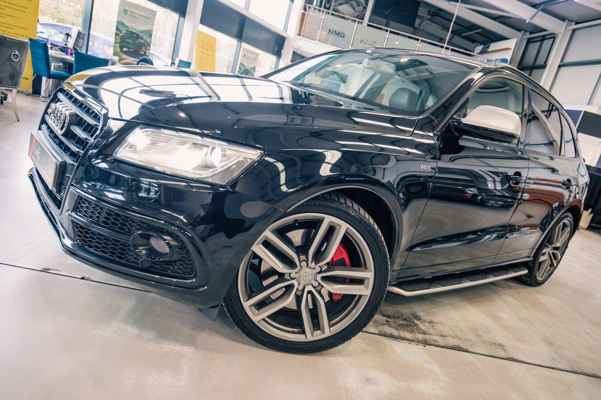 Audi SQ5 view 5