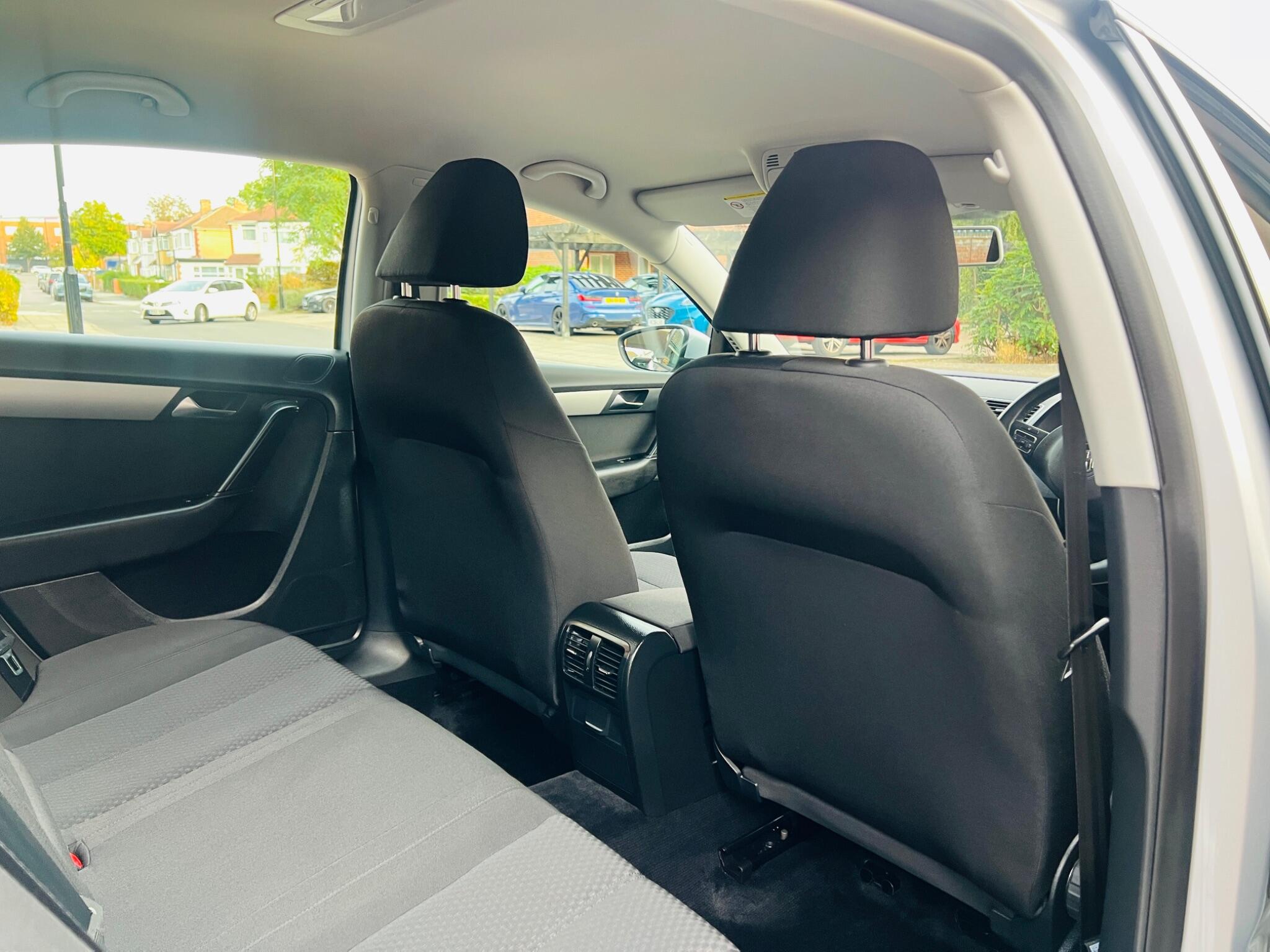Volkswagen Passat view 45