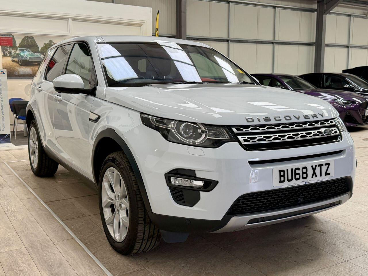 Land Rover Discovery Sport view 13
