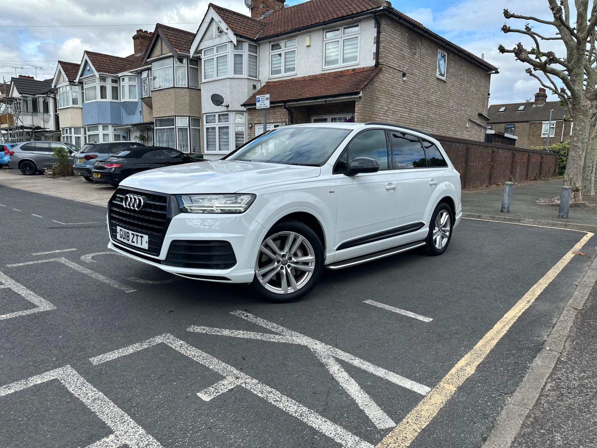 Audi Q7 view 6