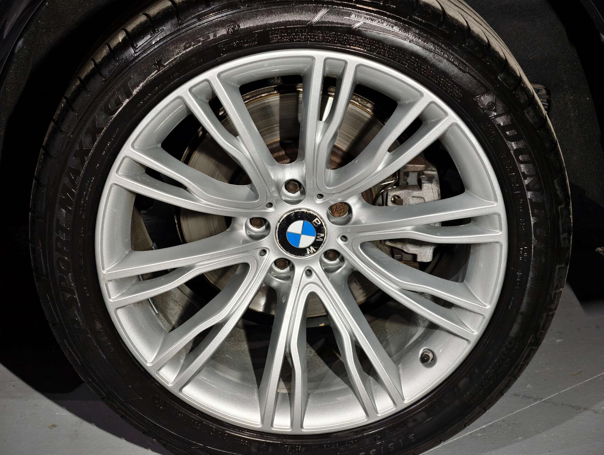 BMW X5 X5 view 16