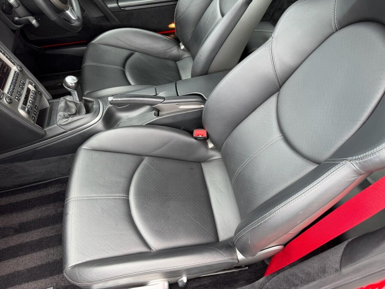 Porsche 911 view 30