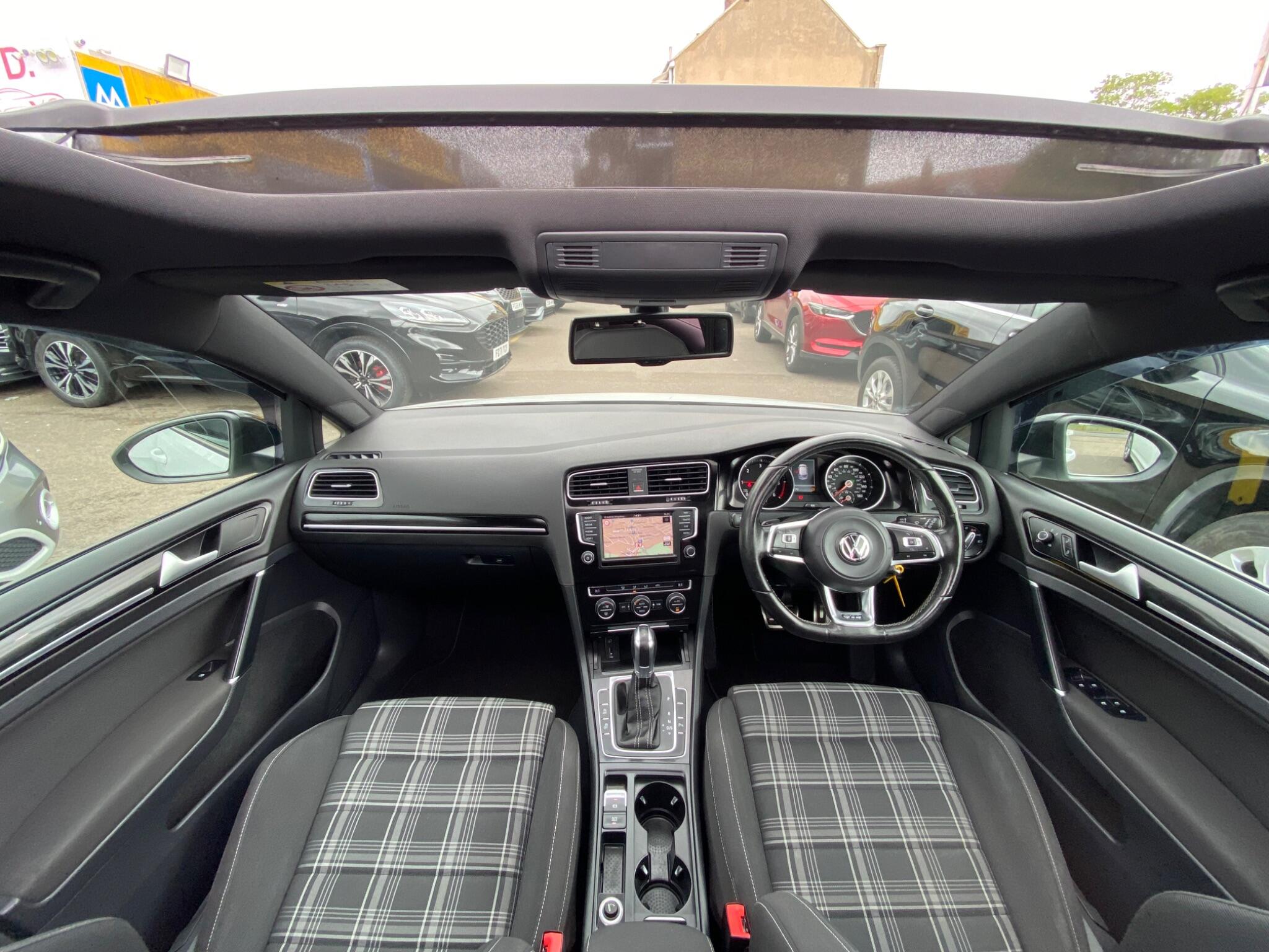 Volkswagen Golf view 2