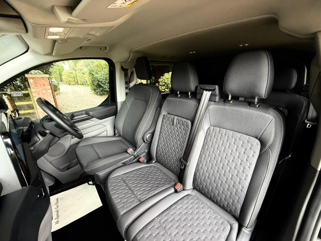 Ford Transit Custom view 7