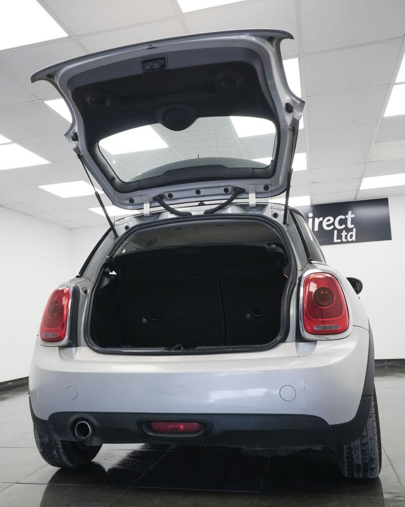 Mini Cooper view 8
