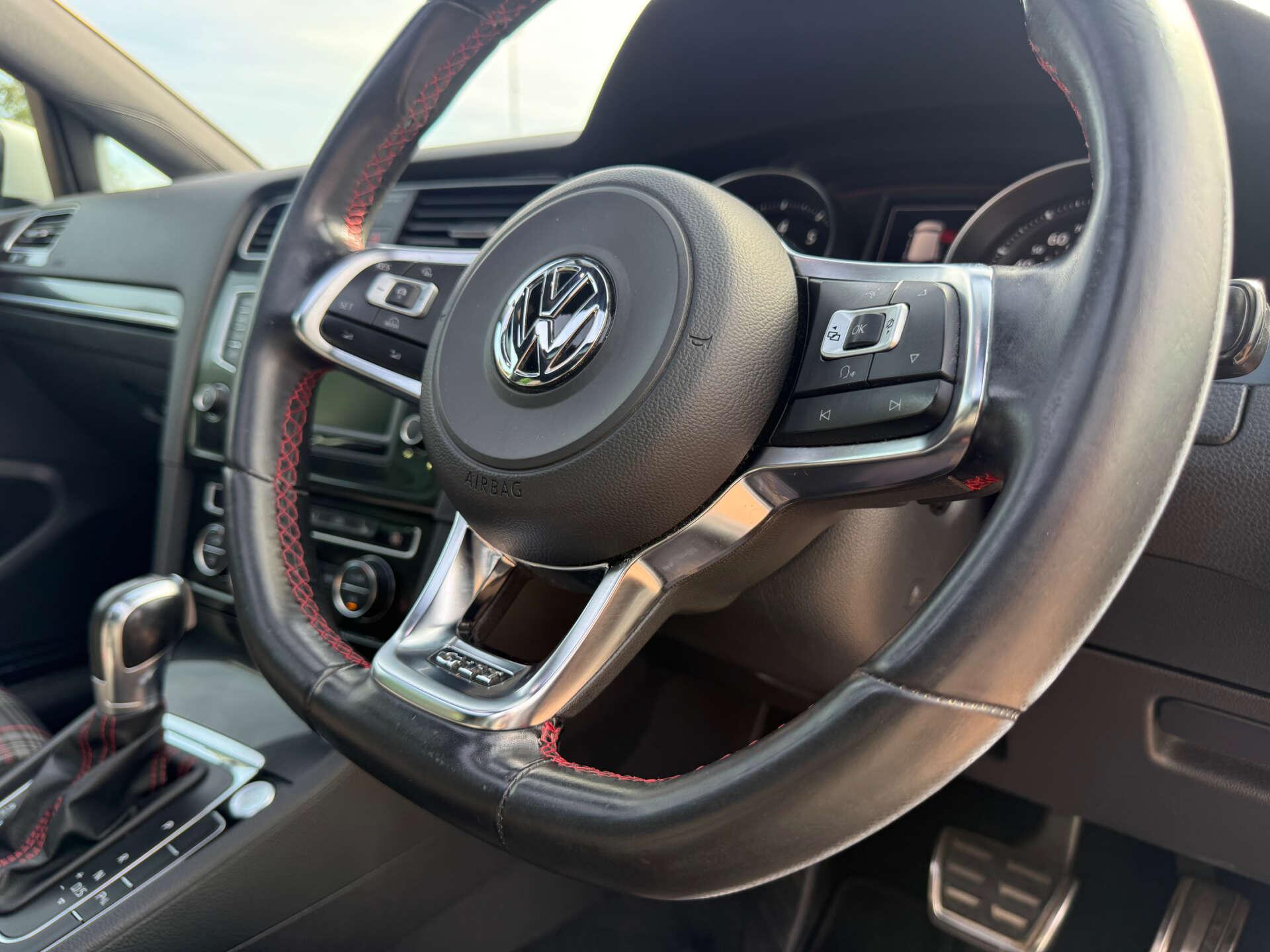 Volkswagen Golf view 44
