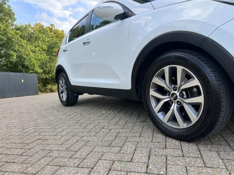 2015 Kia Sportage 1.7 CRDi EcoDynamics 2 2WD Euro 5 (s/s) 5dr • 20,853 miles image 46