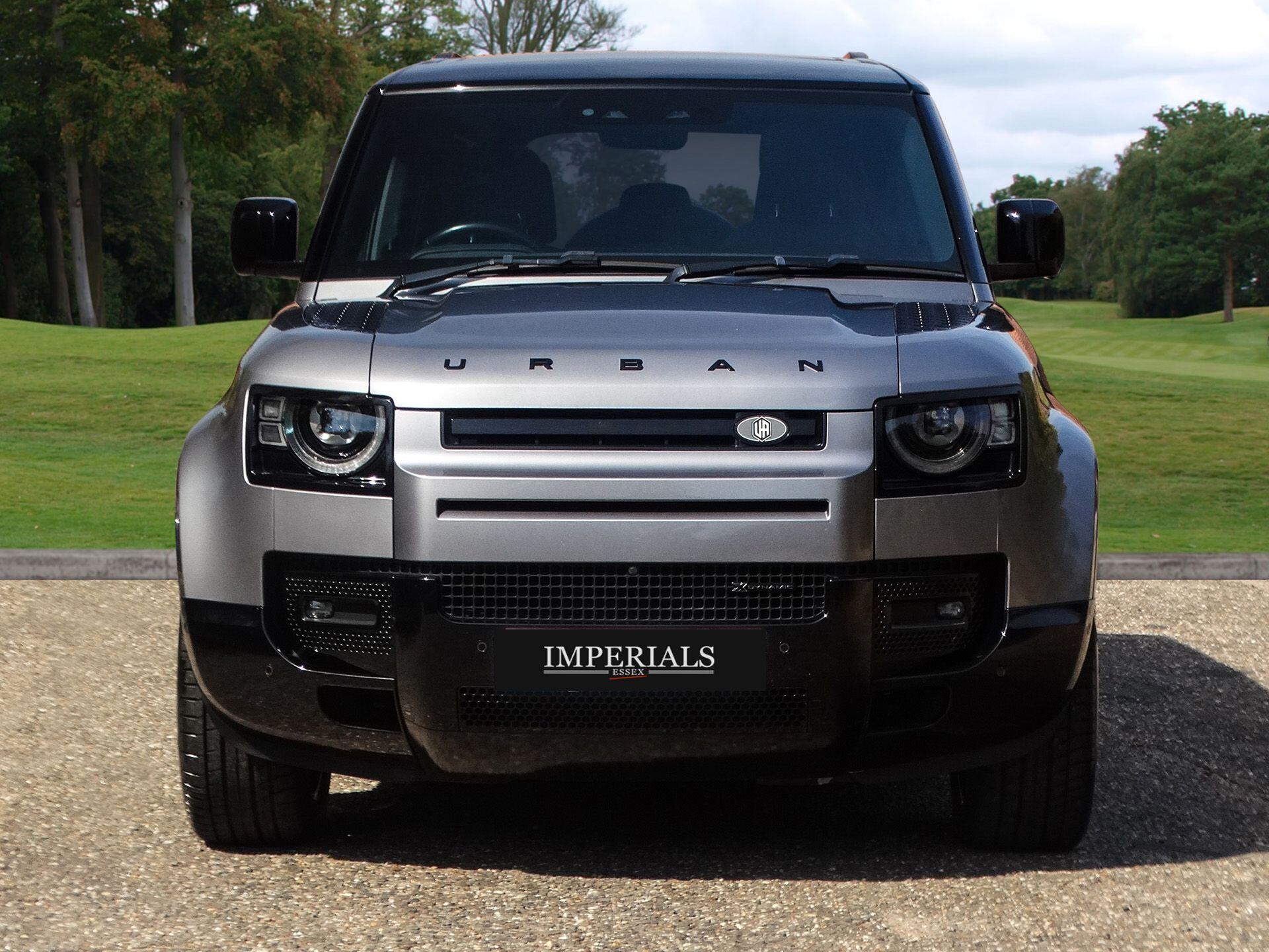 Land Rover Defender 110 view 10
