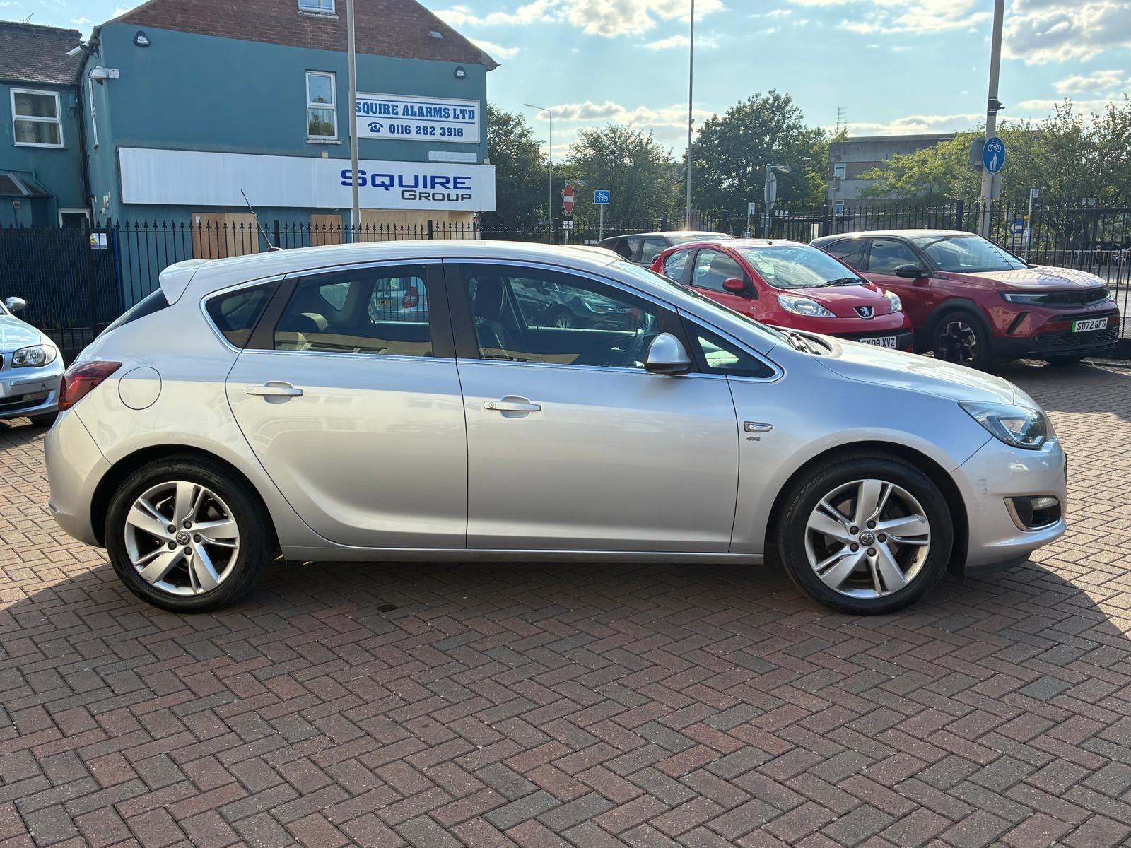 Vauxhall Astra view 4
