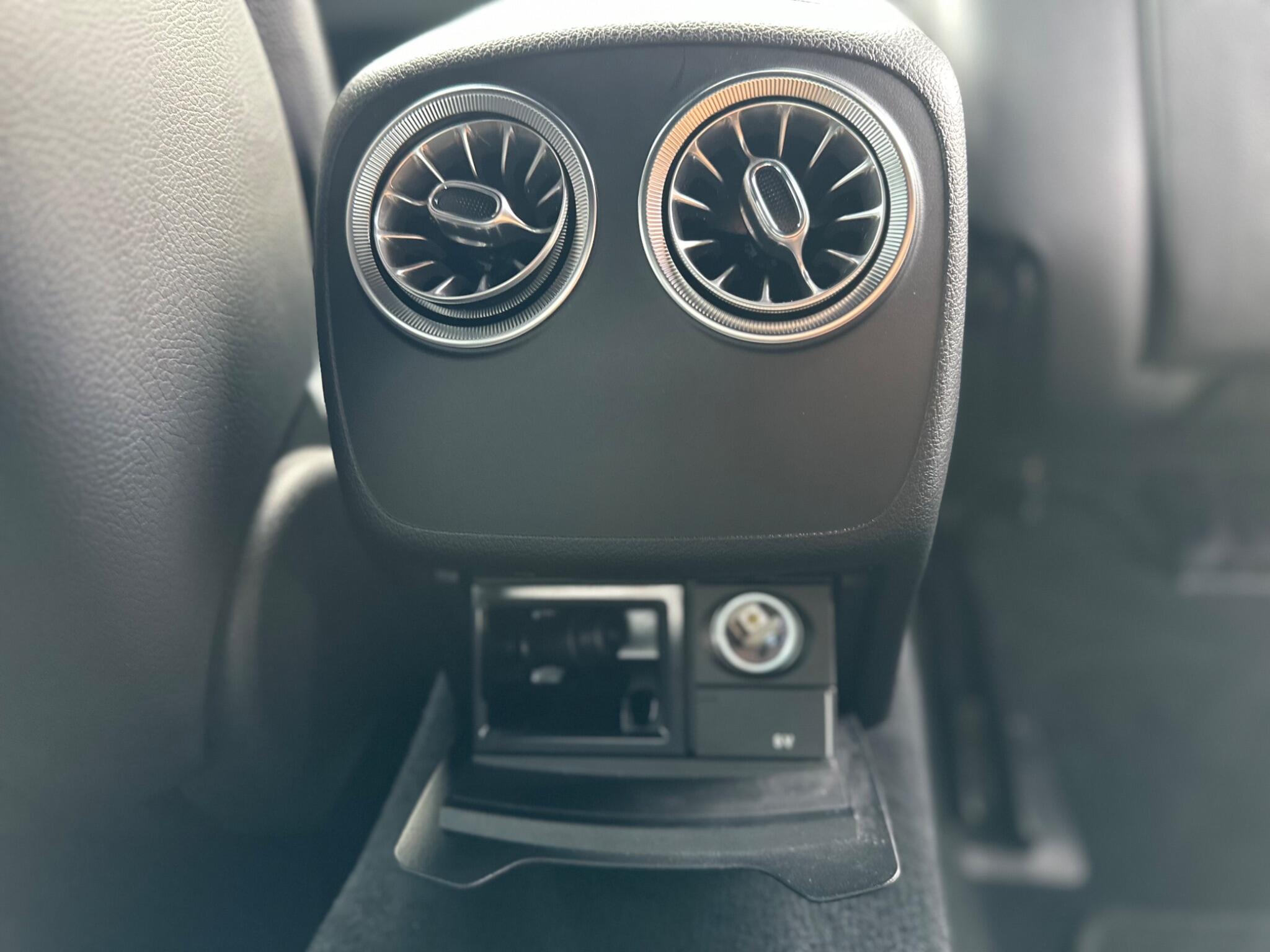 Mercedes-Benz E-Class view 14