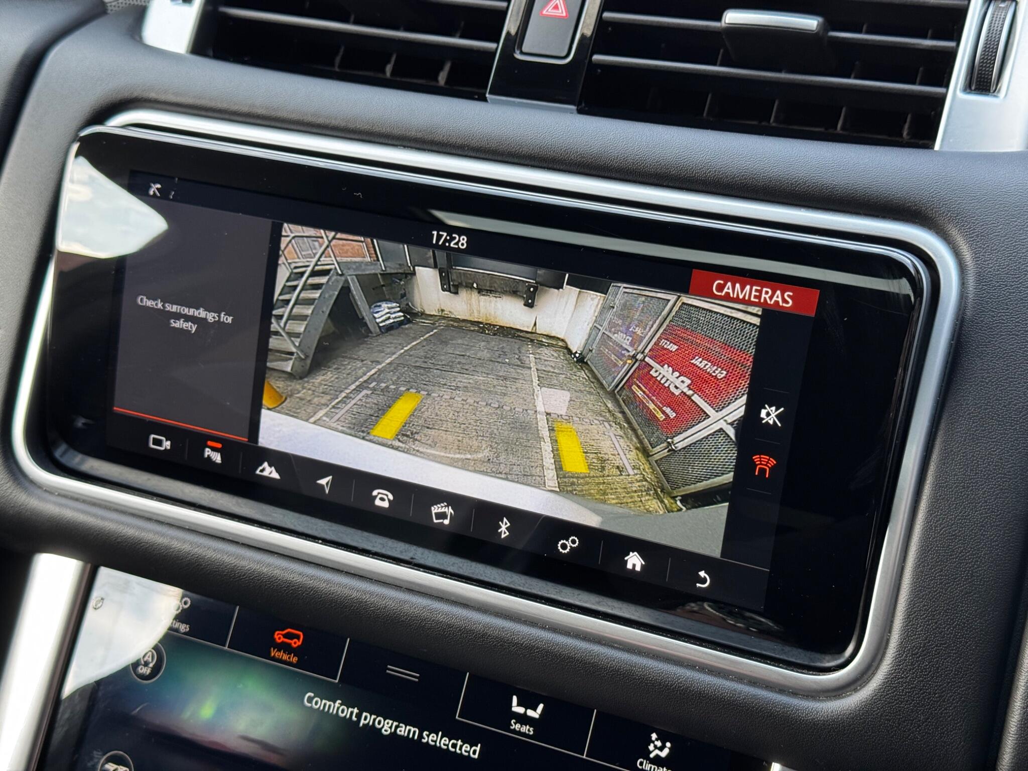 Land Rover Range Rover Sport view 40