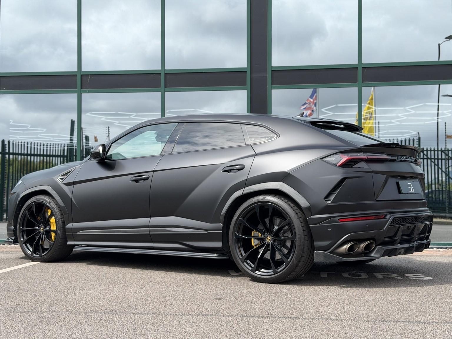 Lamborghini Urus view 26
