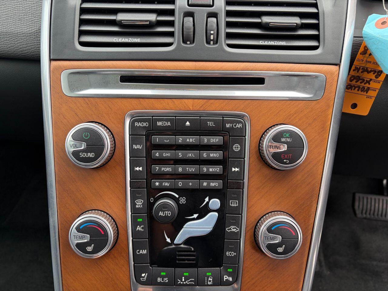 Volvo XC60 view 28
