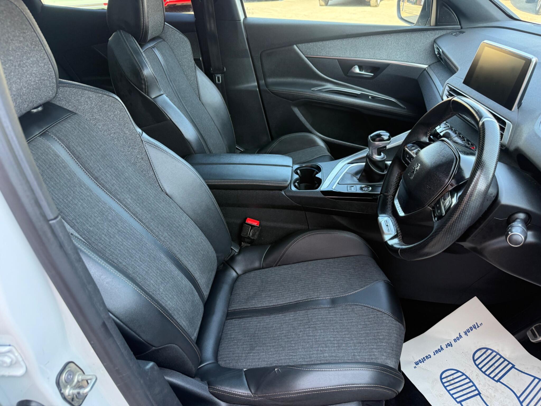 Peugeot 3008 view 14