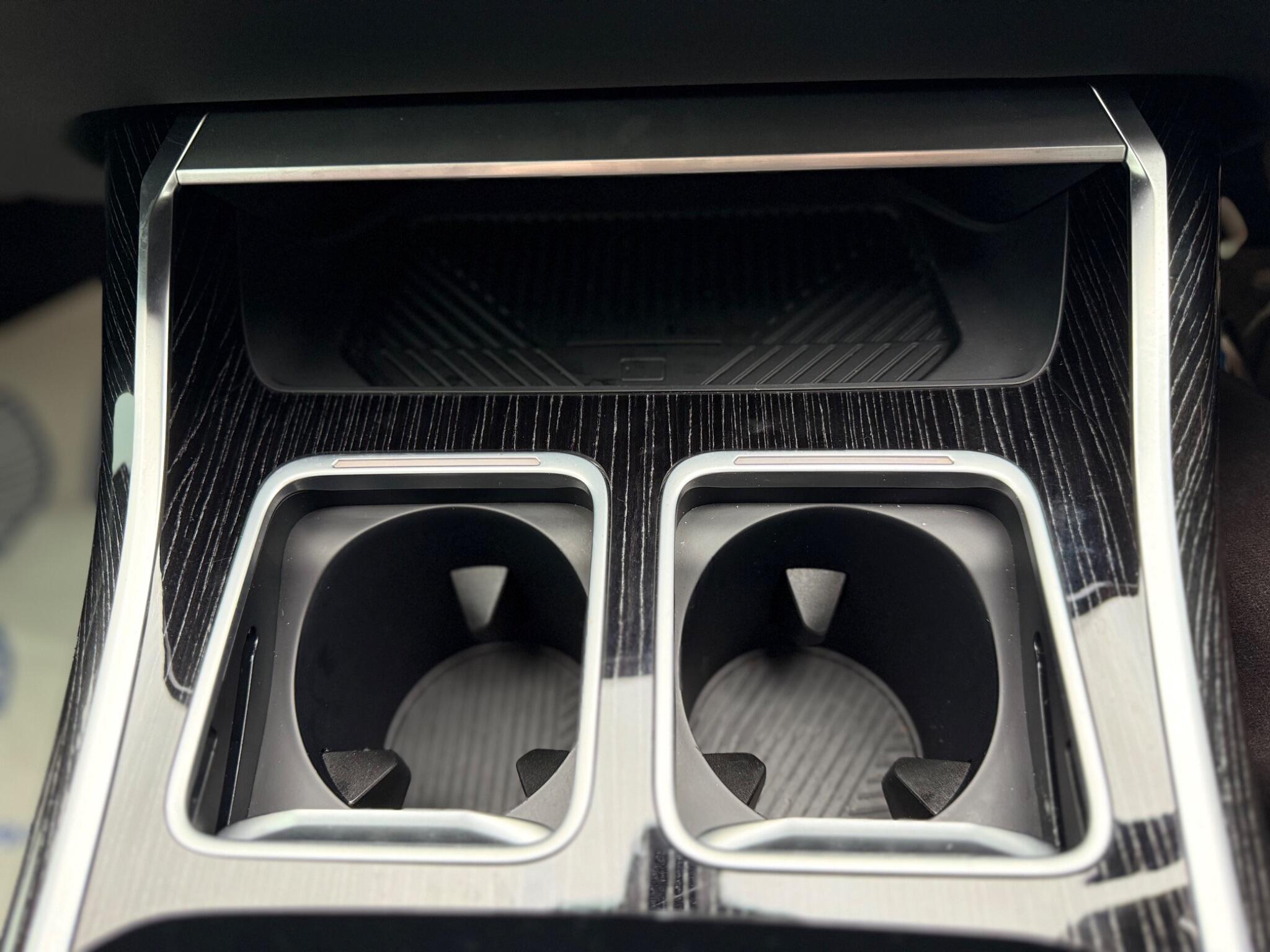 BMW 7 Series view 22