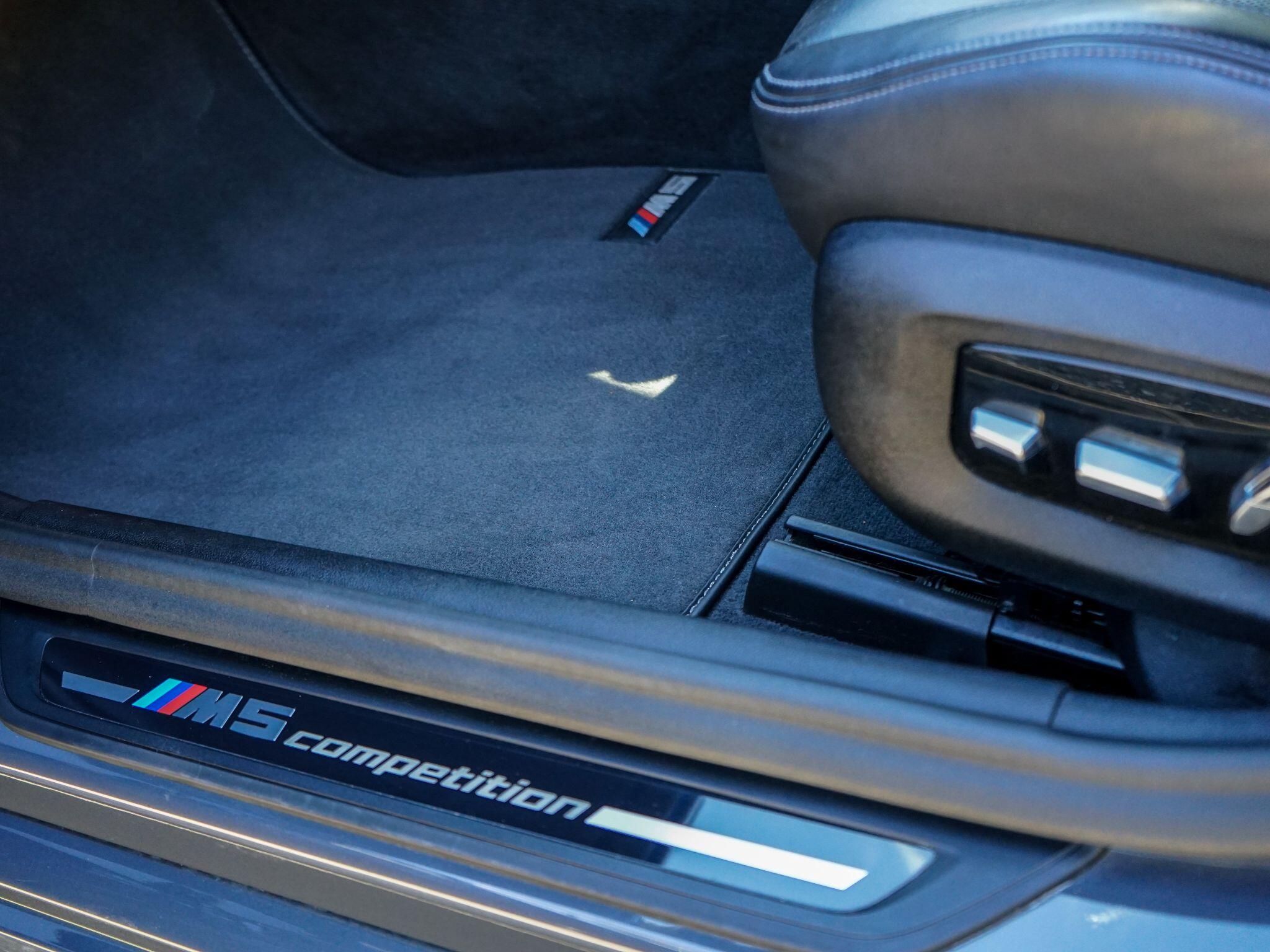 BMW M5 view 16