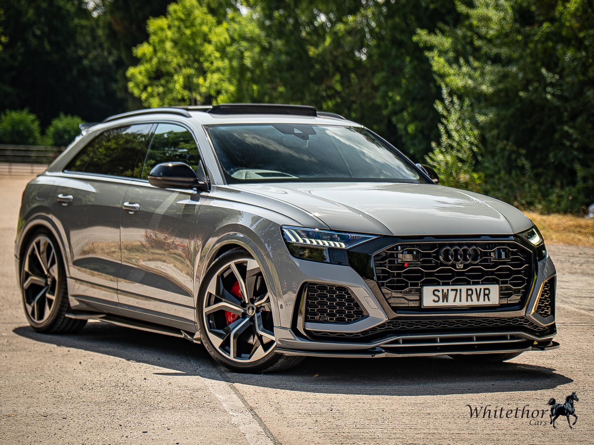 Audi RS Q8 view 37