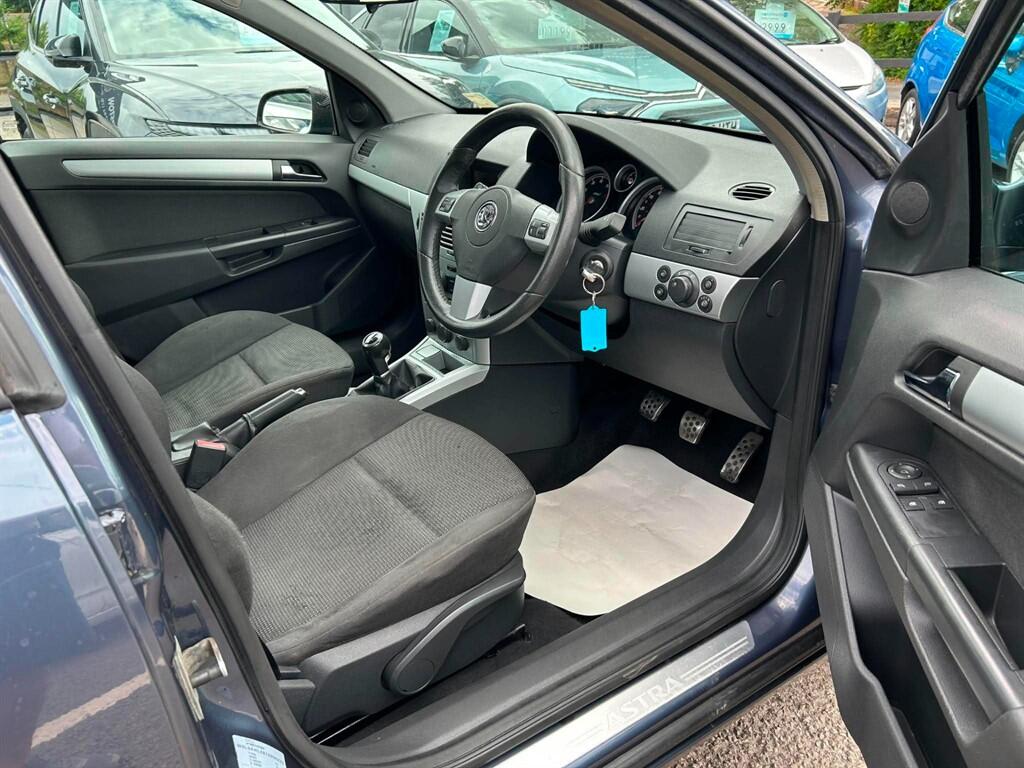 Vauxhall Astra view 8